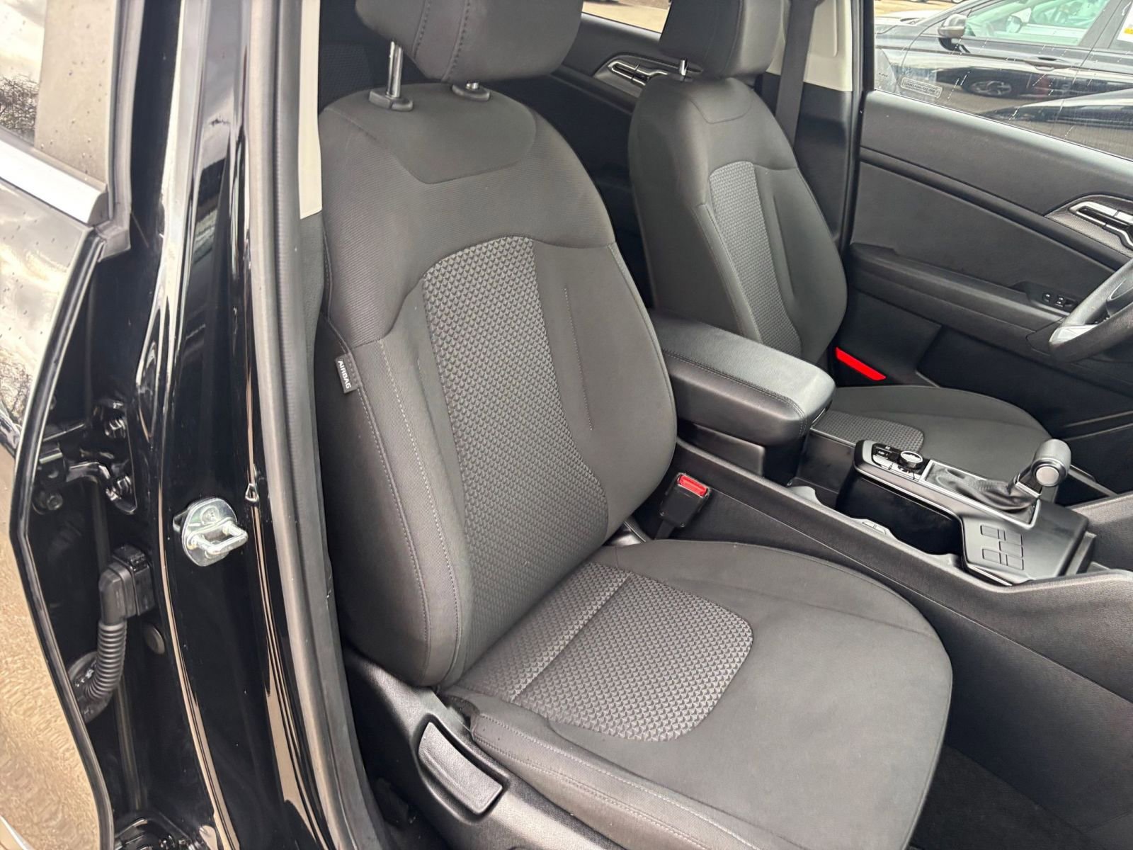 Thumbnail: 2025 Kia Sportage - 35