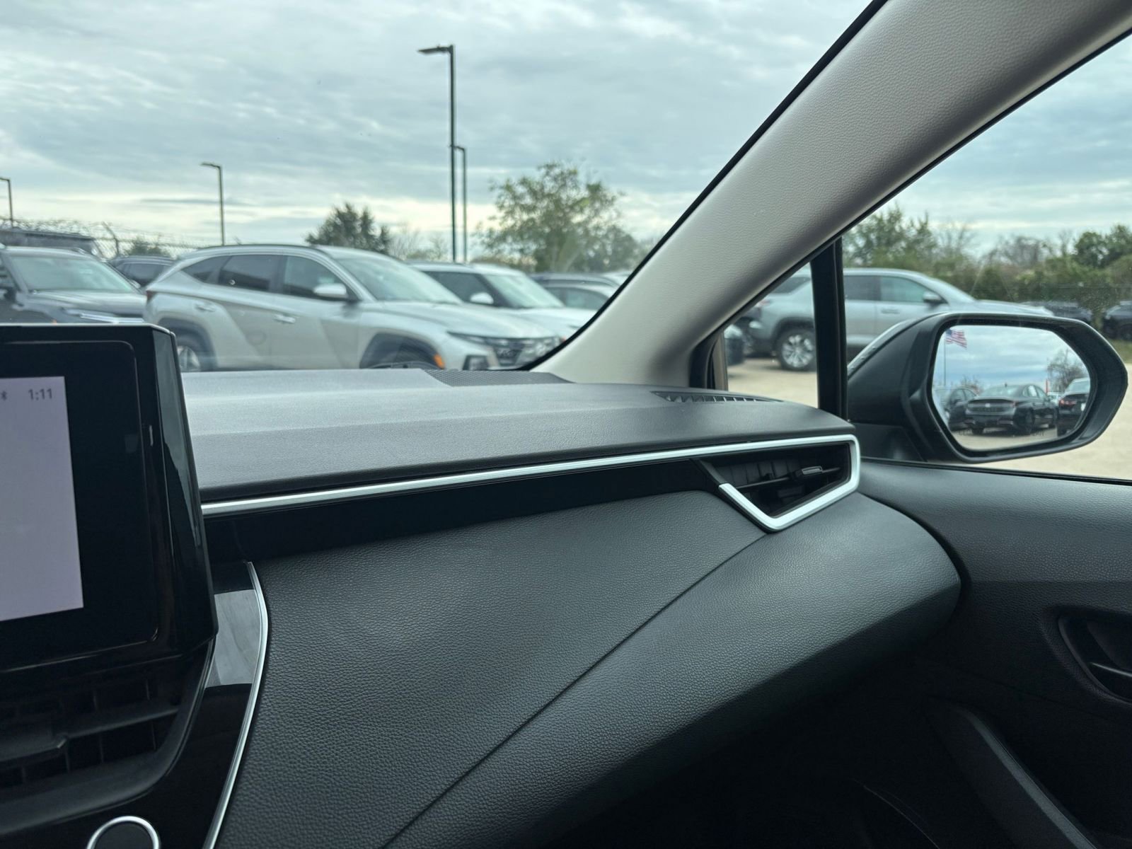 Thumbnail: 2023 Toyota Corolla - 33