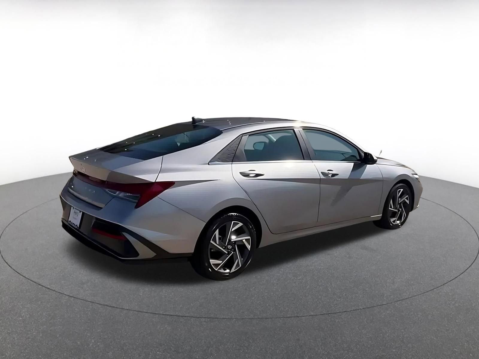 Thumbnail: 2025 Hyundai Elantra - 15