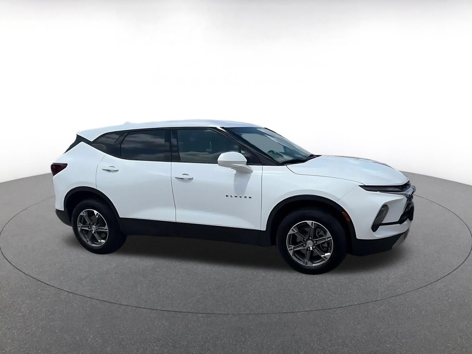 Thumbnail: 2025 Chevrolet Blazer - 2