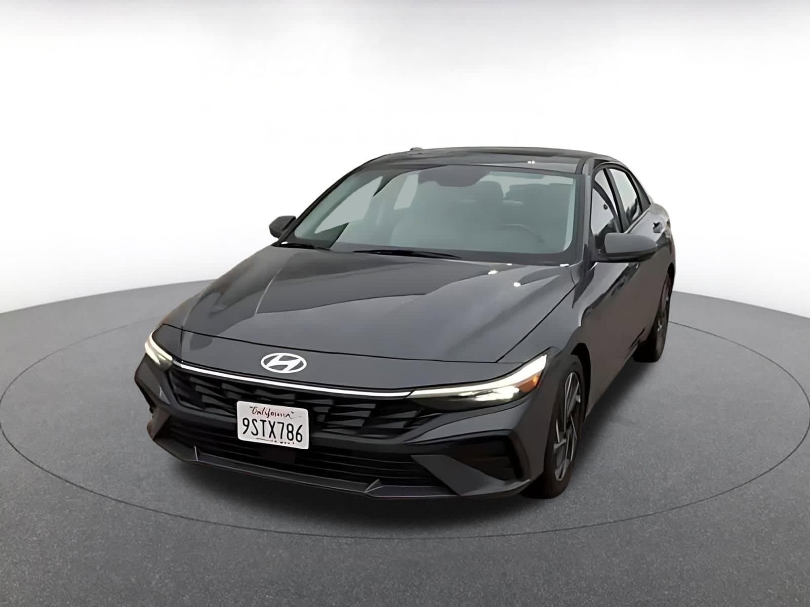 Thumbnail: 2025 Hyundai Elantra - 4