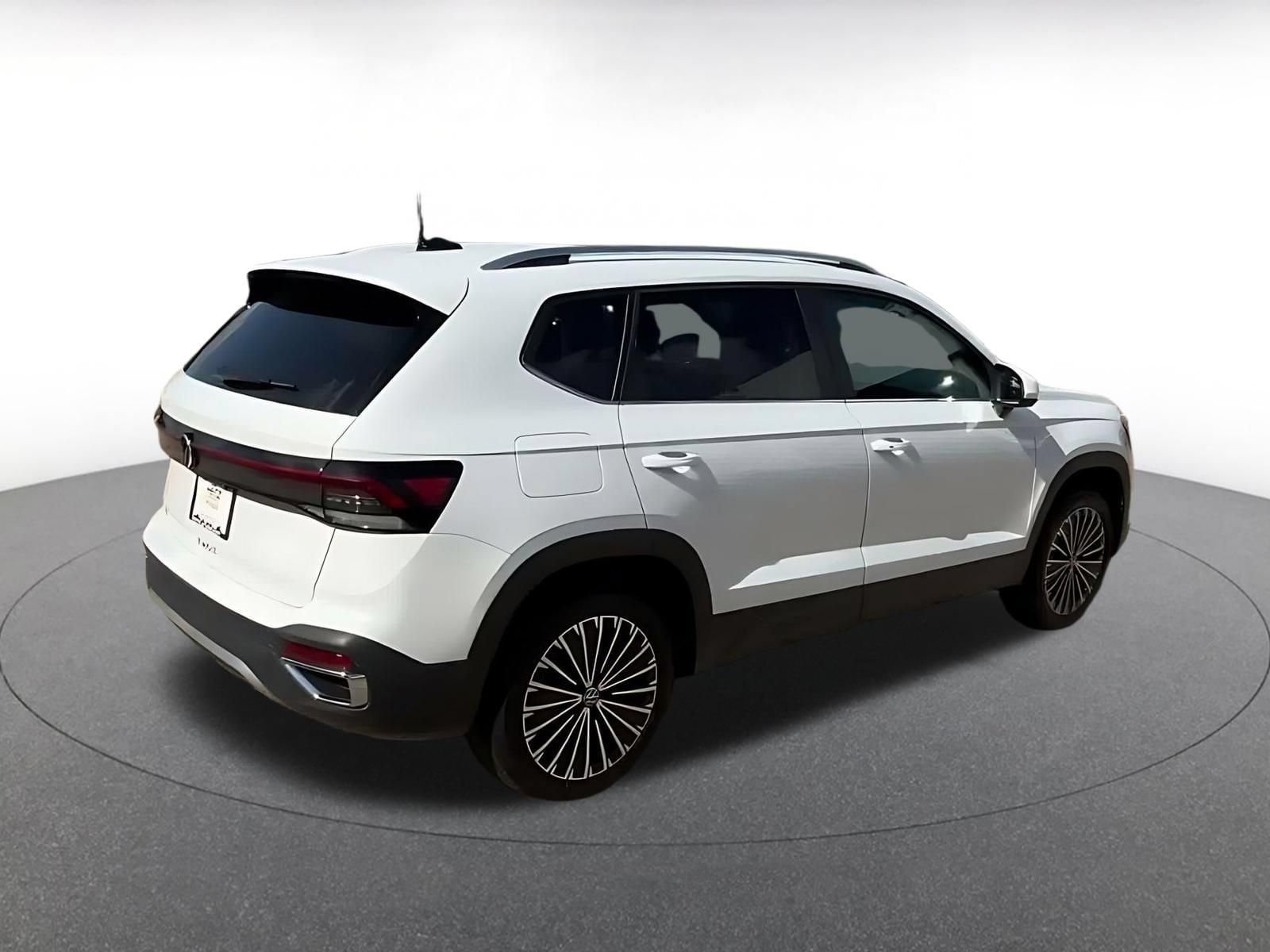 Thumbnail: 2026 Volkswagen Taos - 11