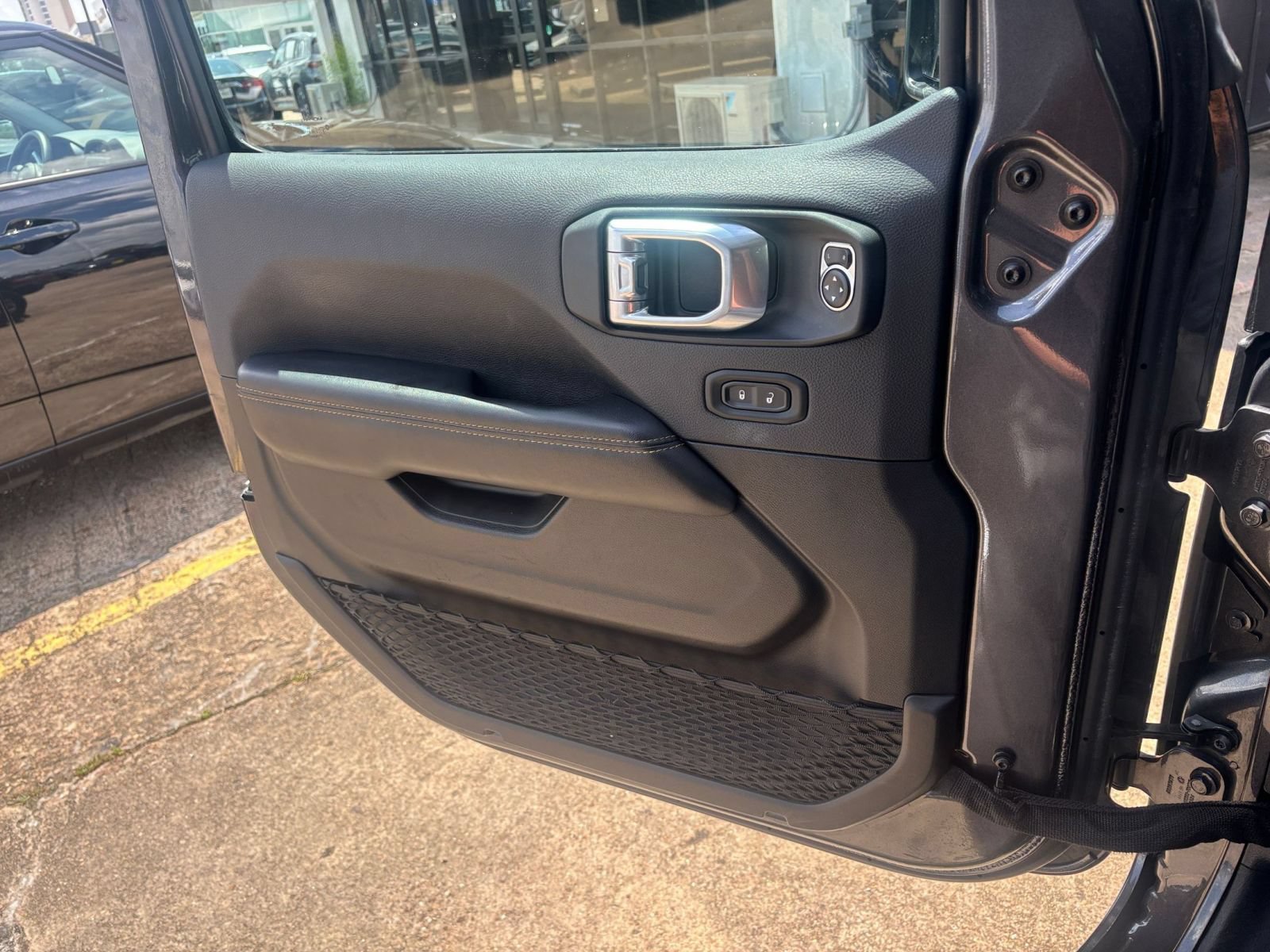 Thumbnail: 2025 Jeep Wrangler - 18