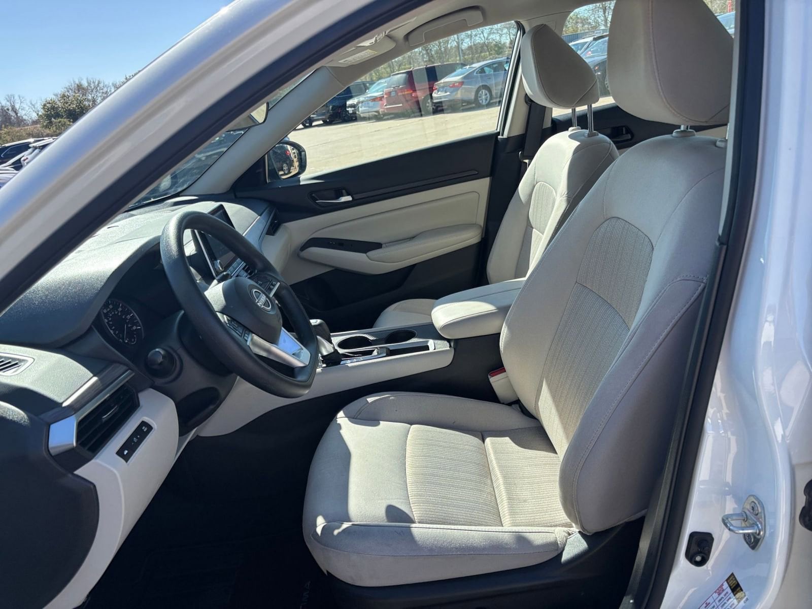 Thumbnail: 2025 Nissan Altima - 25