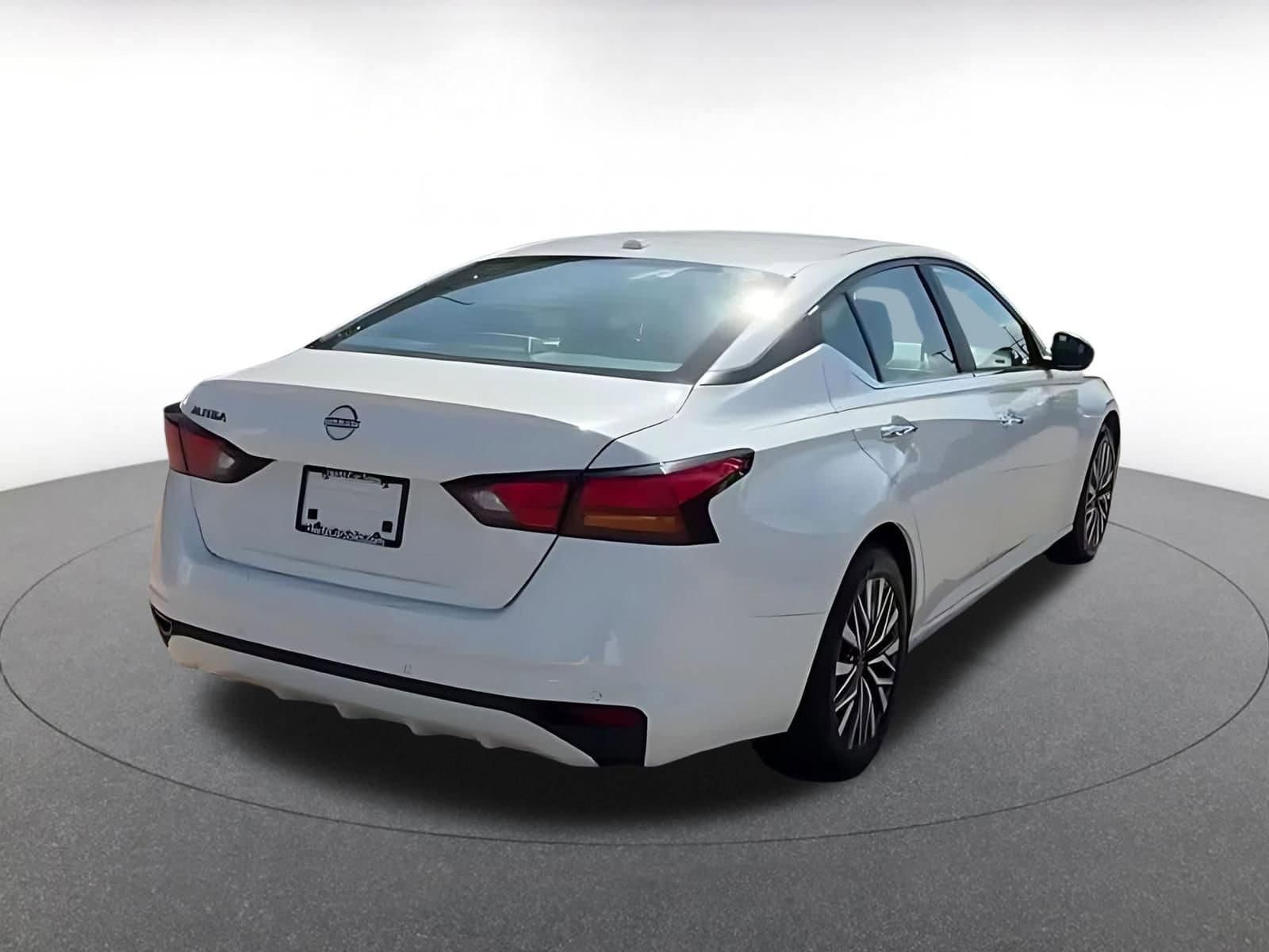Thumbnail: 2025 Nissan Altima - 15