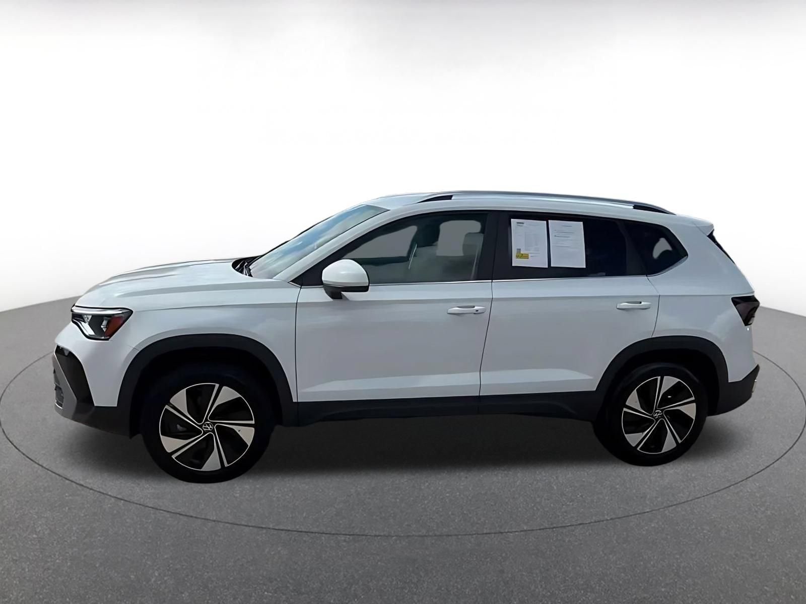 Thumbnail: 2026 Volkswagen Taos - 8
