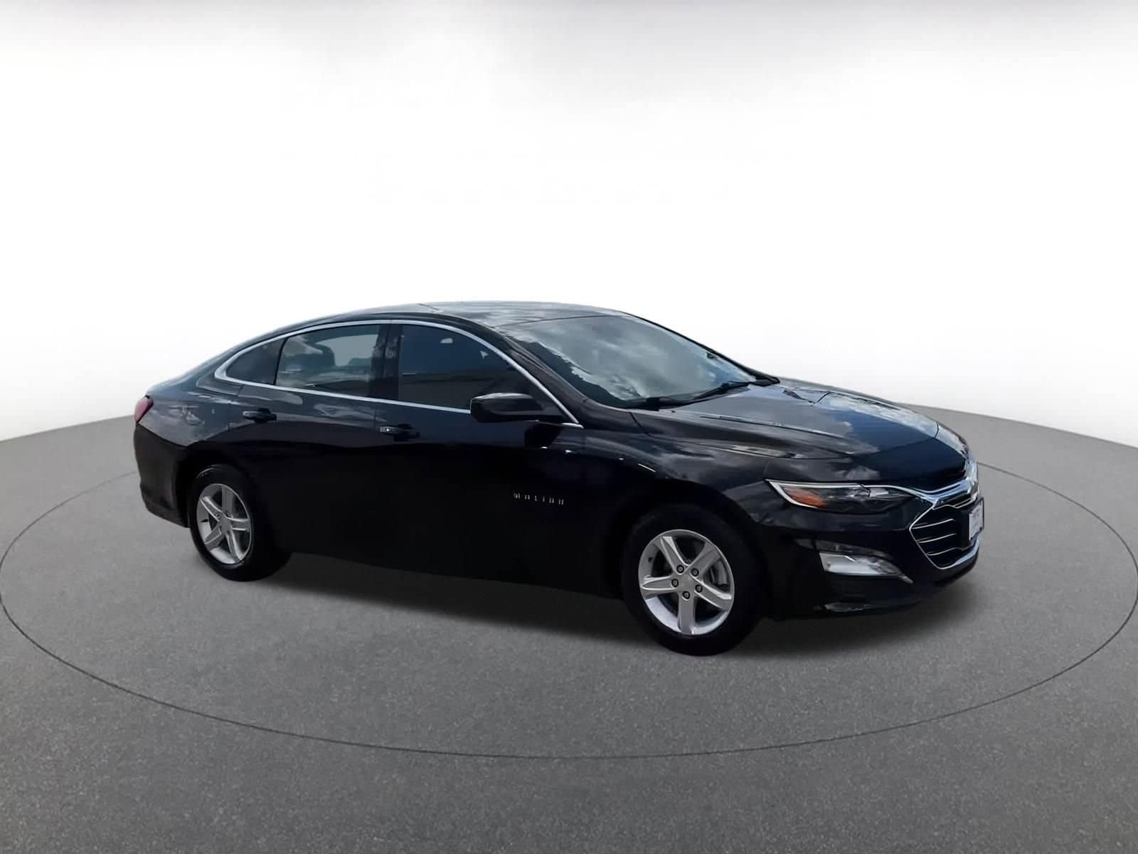 Thumbnail: 2024 Chevrolet Malibu - 2