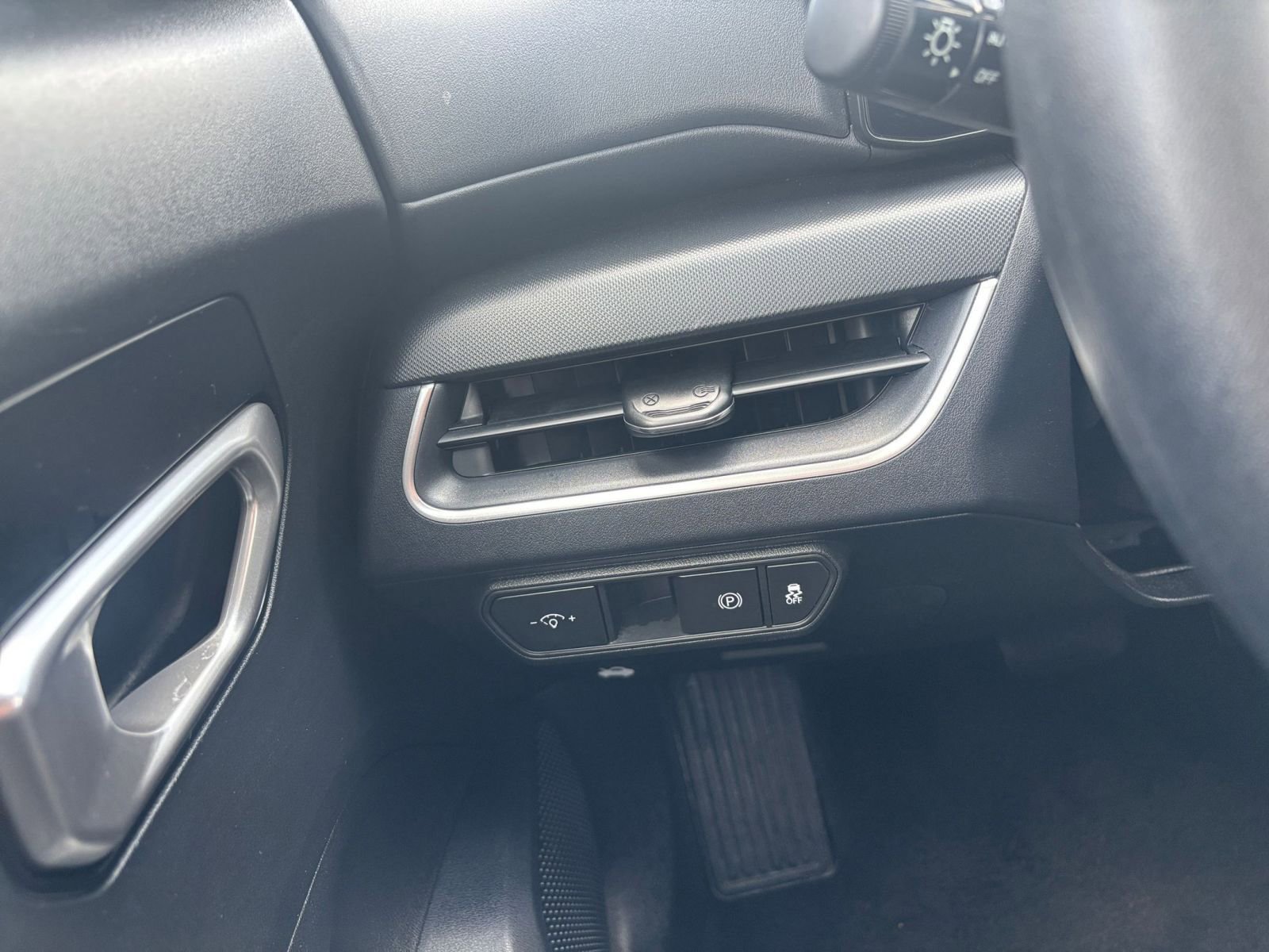 Thumbnail: 2025 Kia K4 - 33