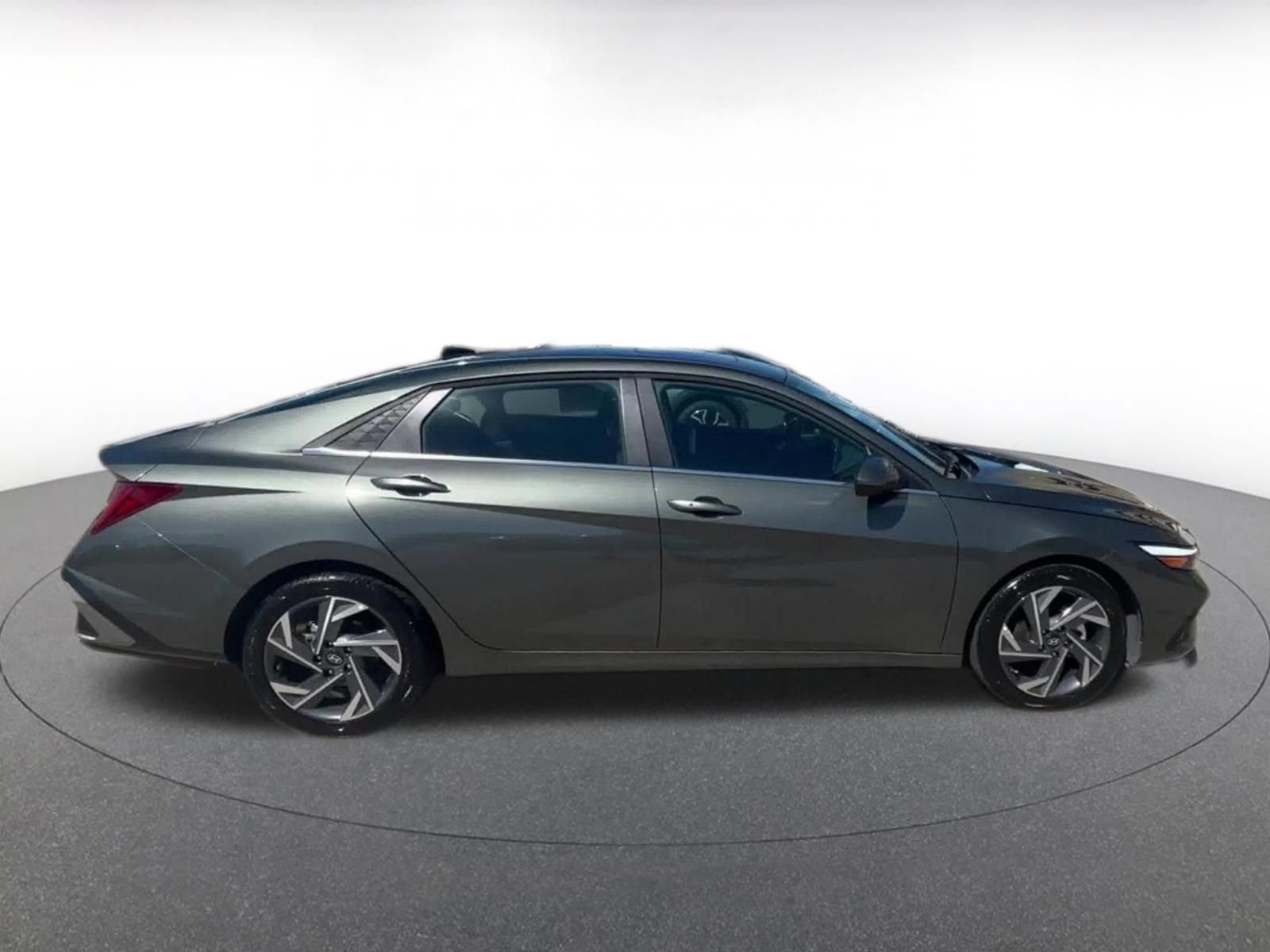 Thumbnail: 2025 Hyundai Elantra - 16