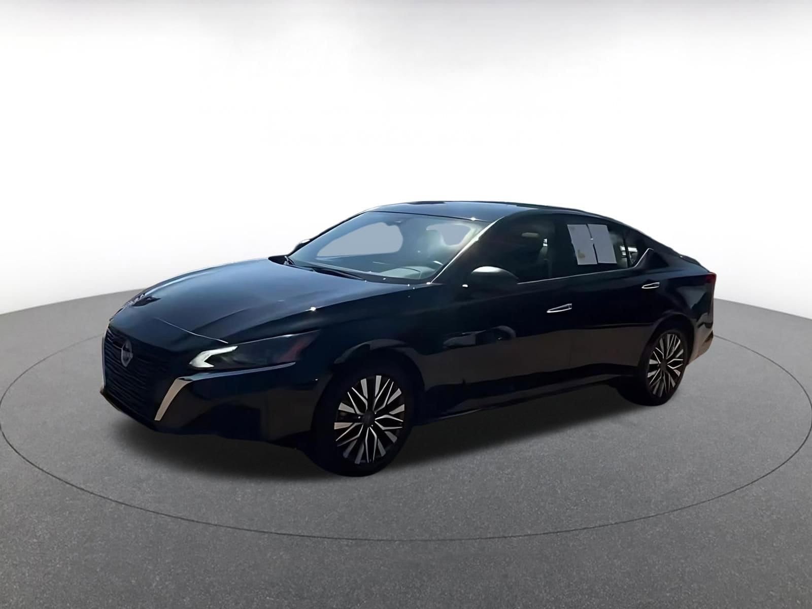 Thumbnail: 2025 Nissan Altima - 7