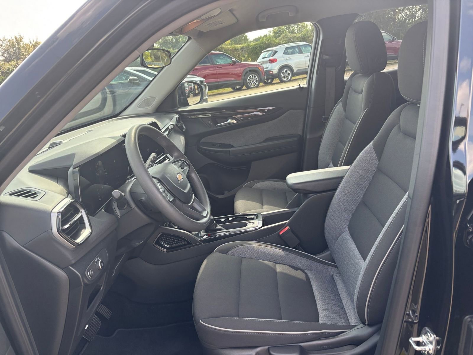 Thumbnail: 2025 Chevrolet TrailBlazer - 24