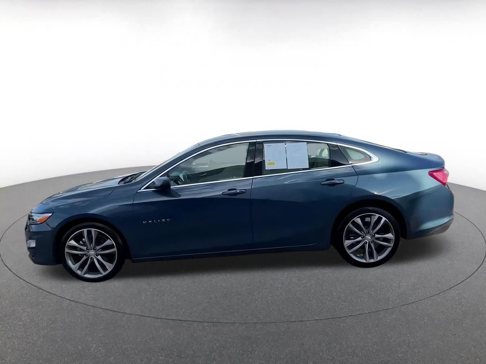 Thumbnail: 2024 Chevrolet Malibu - 10