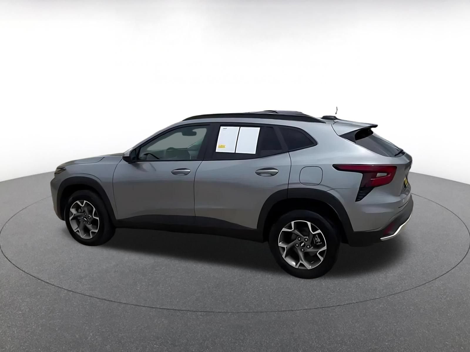 Thumbnail: 2025 Chevrolet Trax - 10