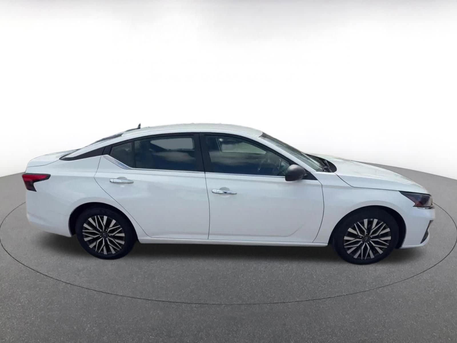 Thumbnail: 2025 Nissan Altima - 16