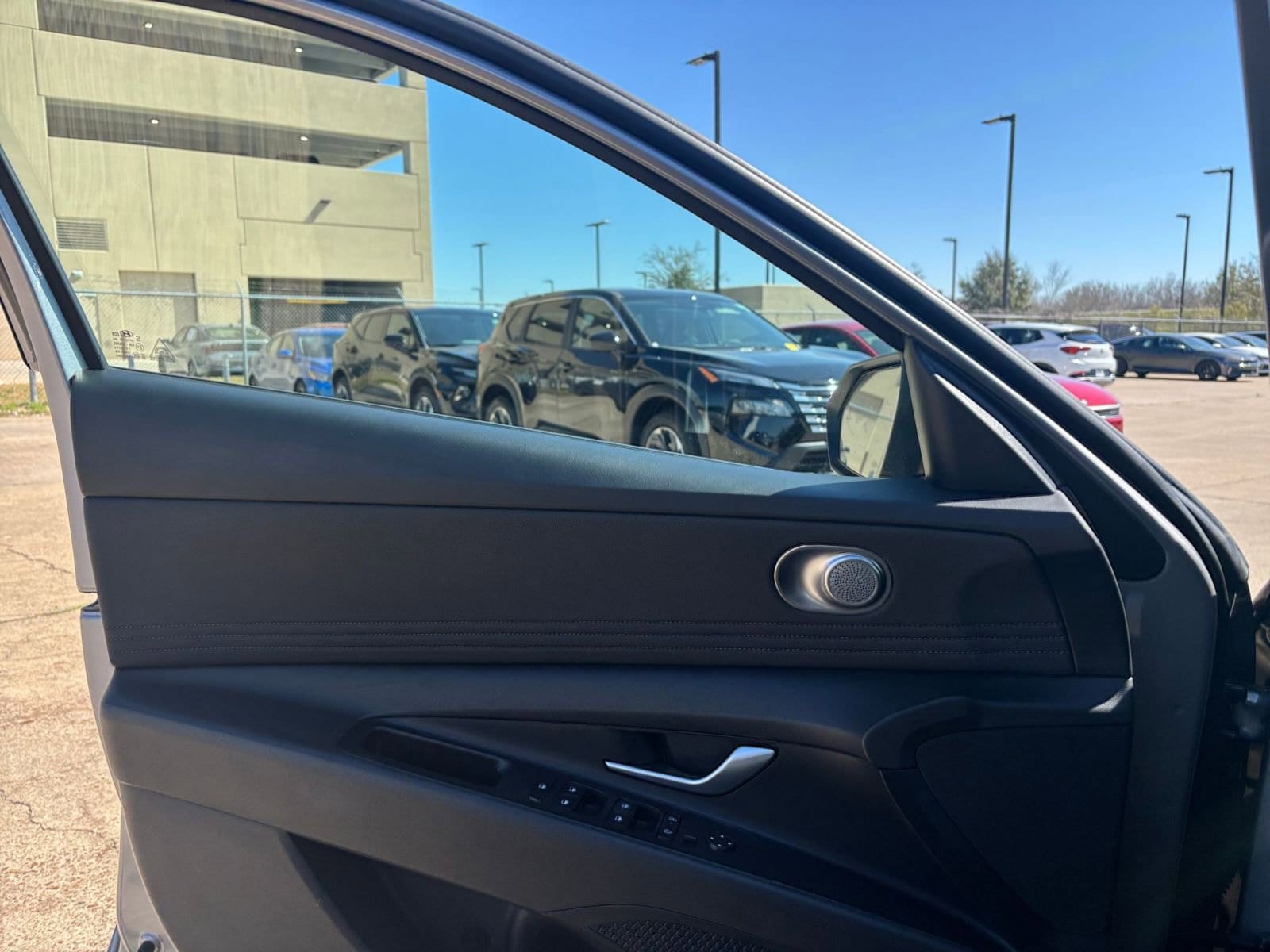 Thumbnail: 2025 Hyundai Elantra - 18