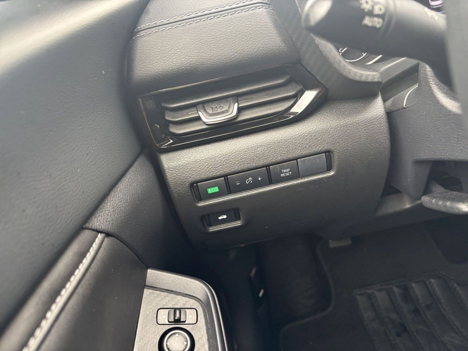 Thumbnail: 2025 Nissan Sentra - 32