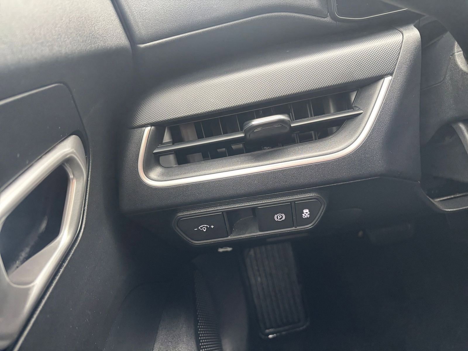 Thumbnail: 2025 Kia K4 - 33