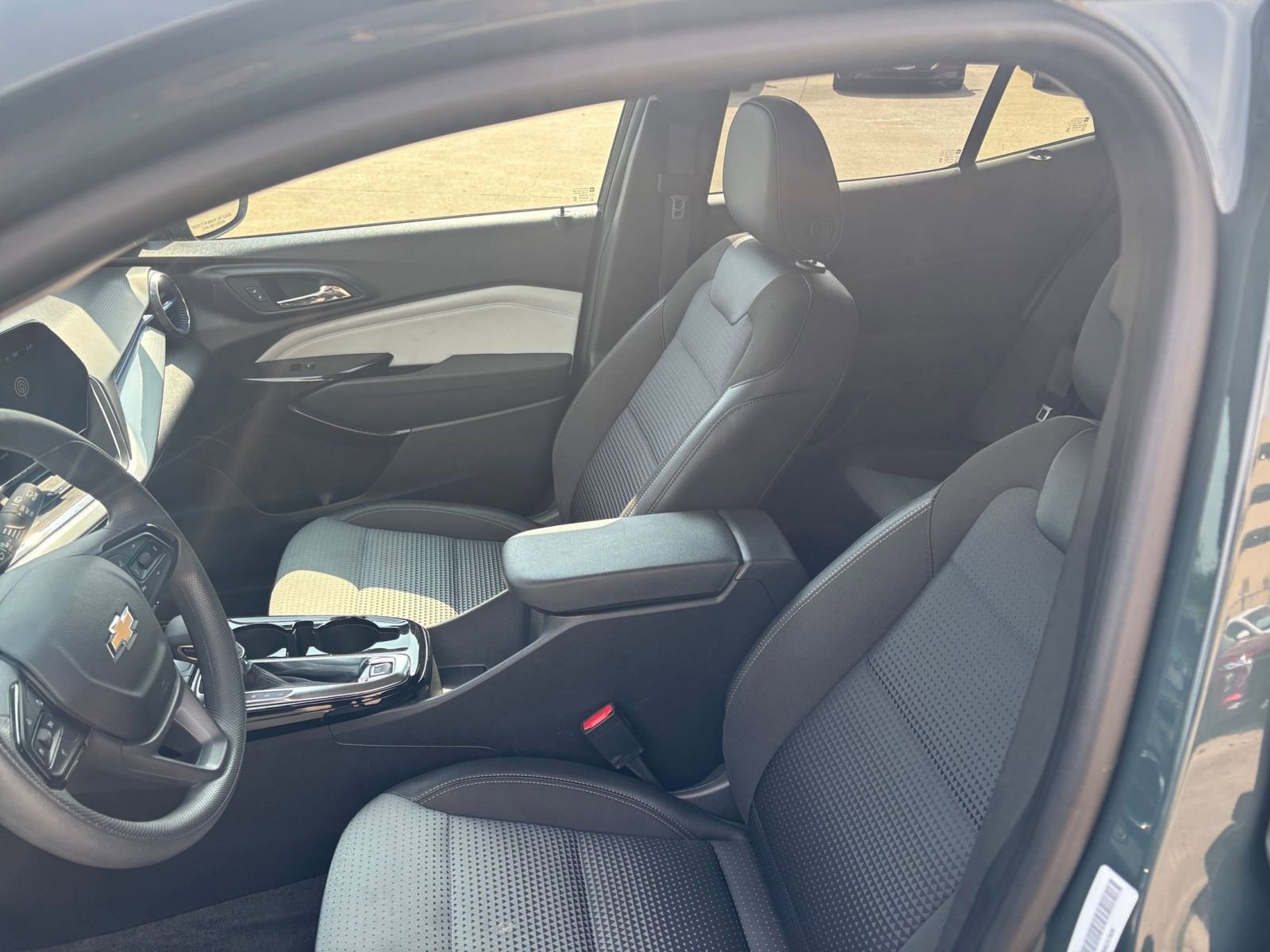 Thumbnail: 2025 Chevrolet Trax - 35