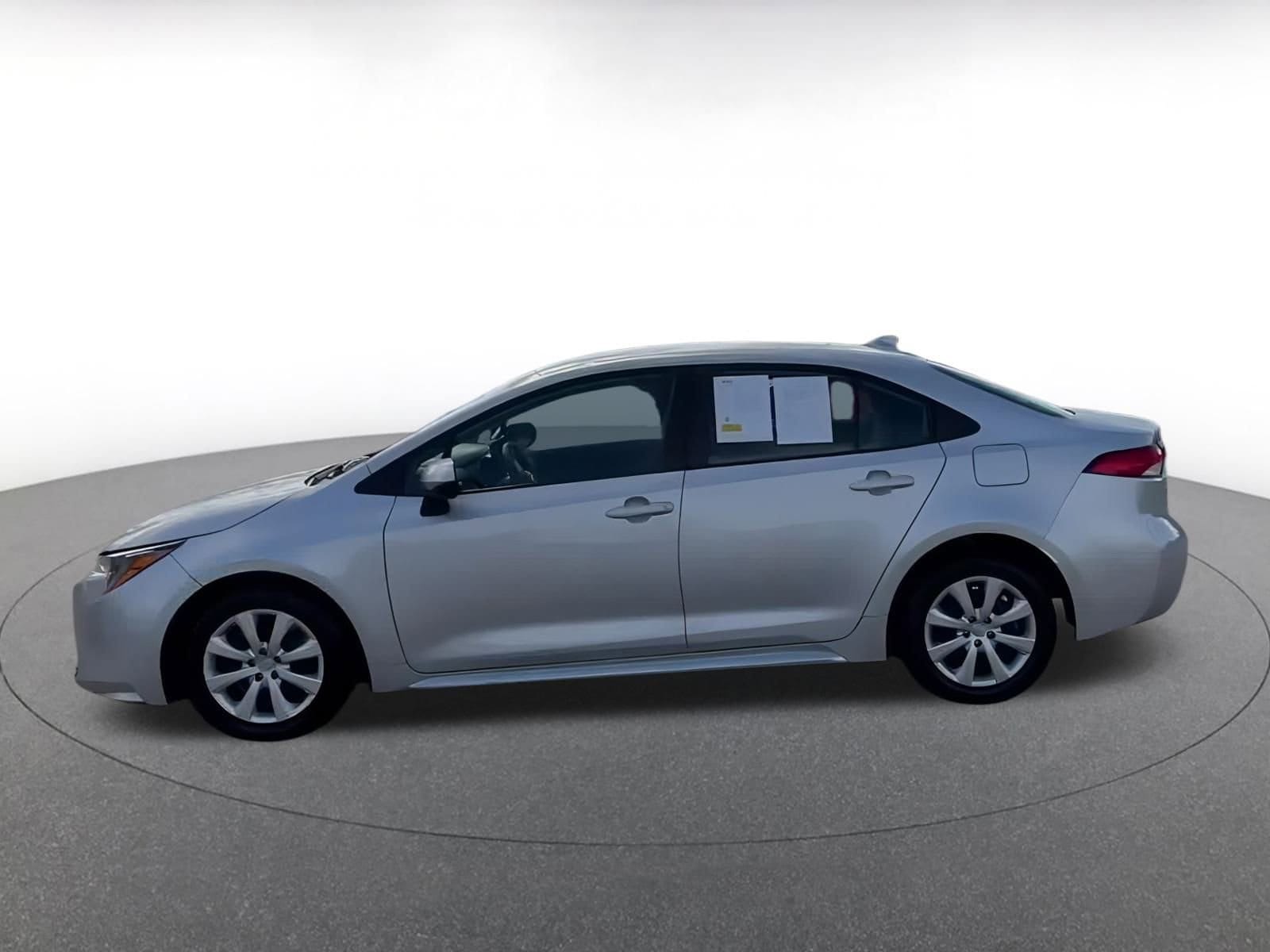Thumbnail: 2023 Toyota Corolla - 9