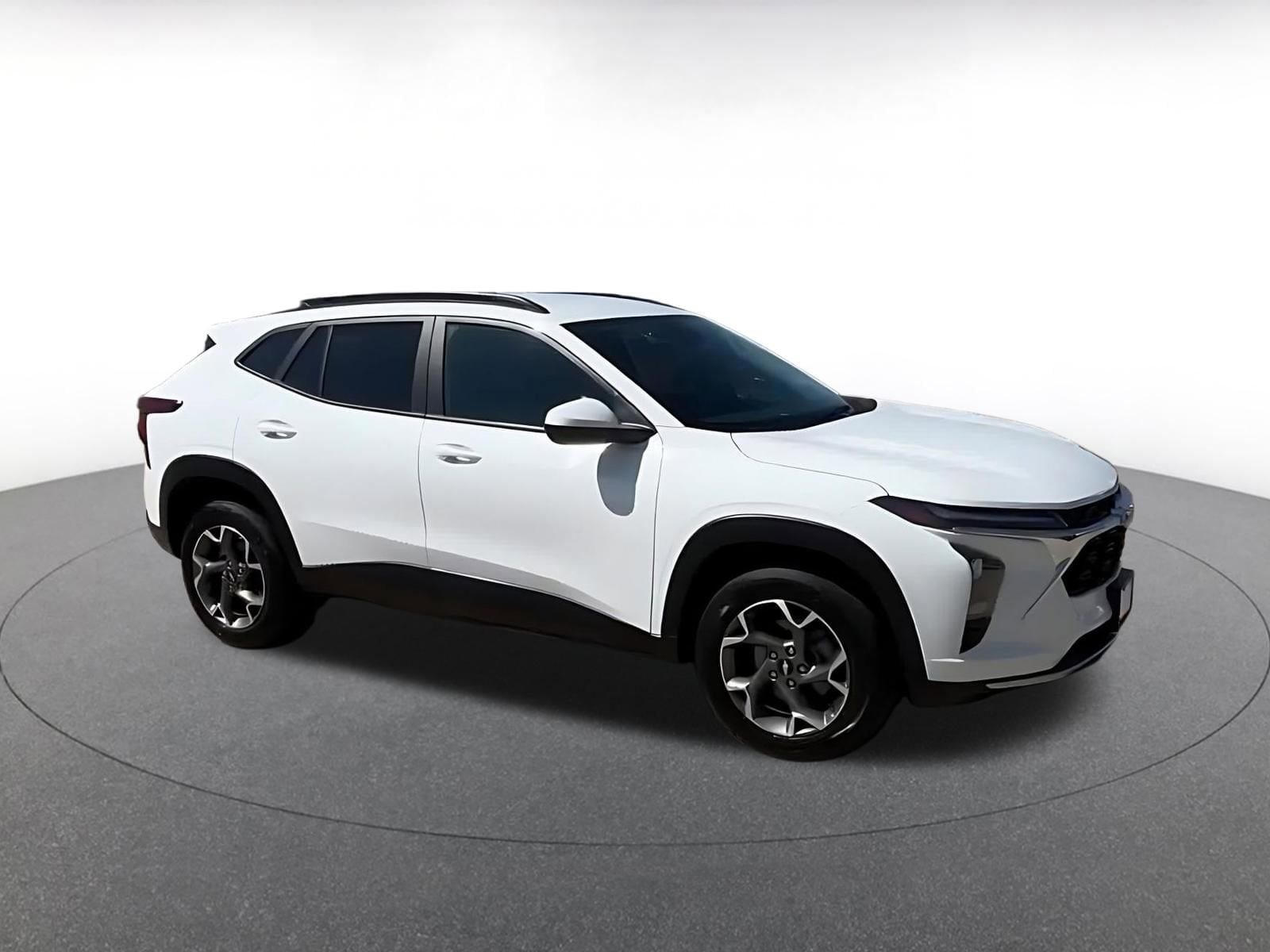 Thumbnail: 2025 Chevrolet Trax - 2