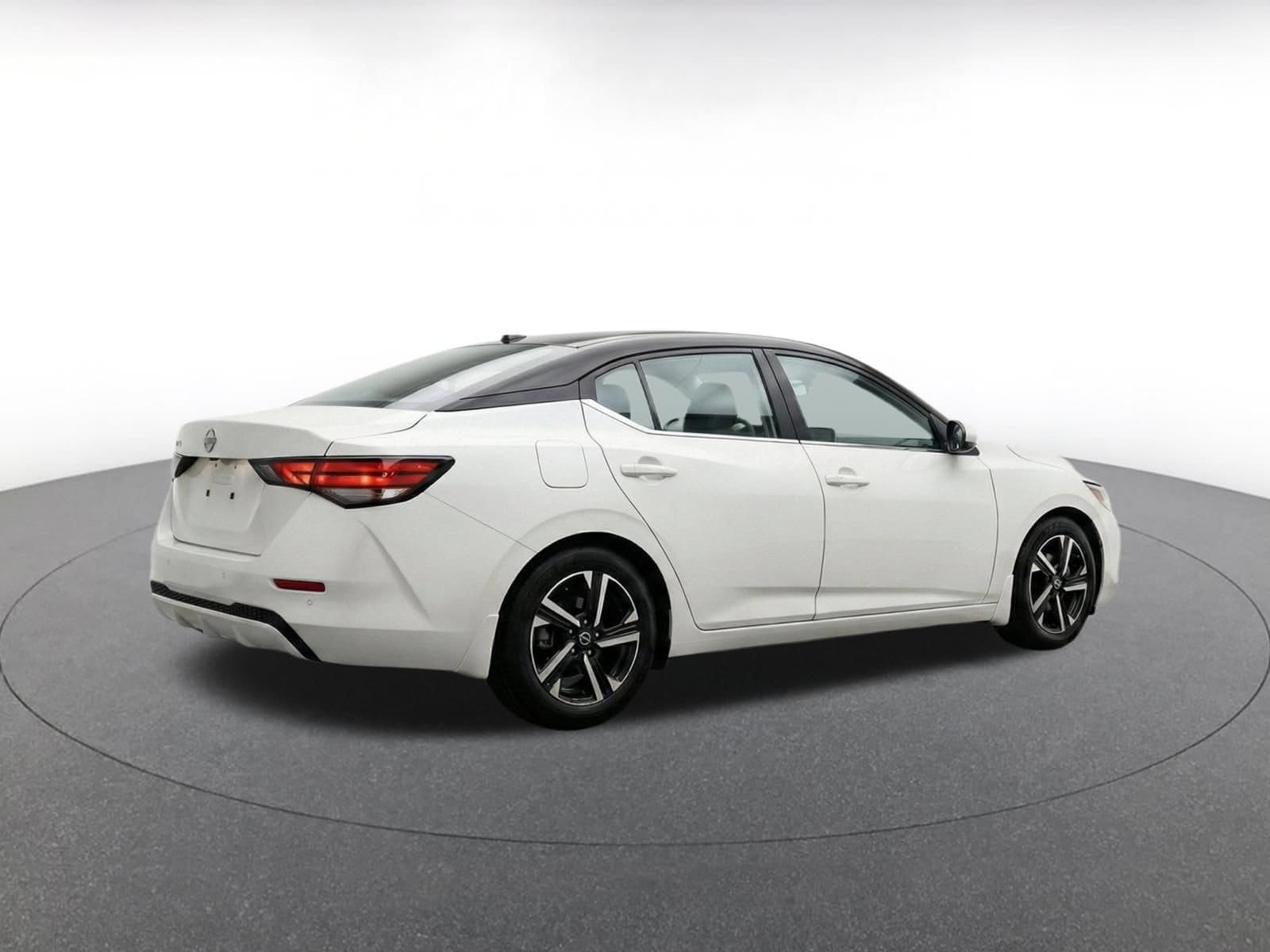 Thumbnail: 2025 Nissan Sentra - 10