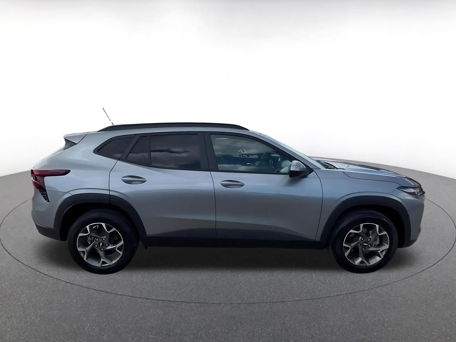 Thumbnail: 2025 Chevrolet Trax - 16