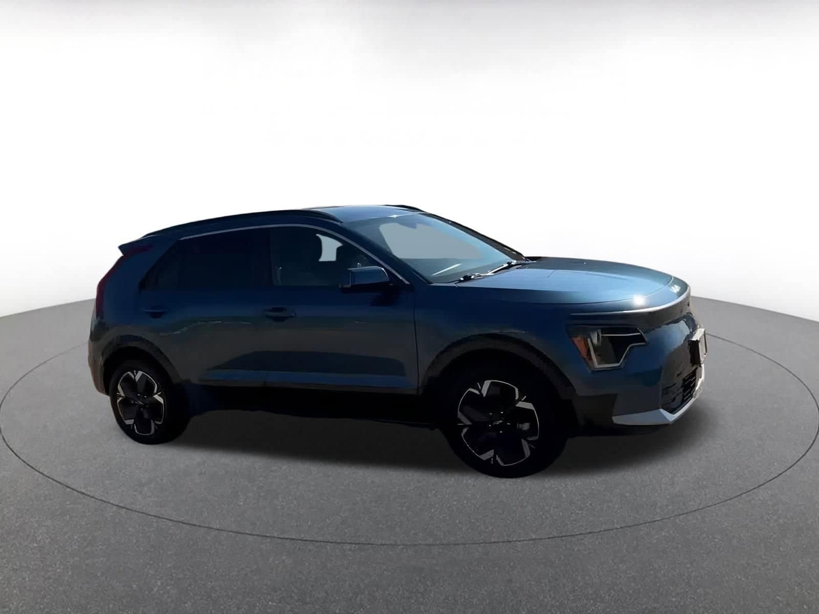 Thumbnail: 2023 Kia Niro - 2