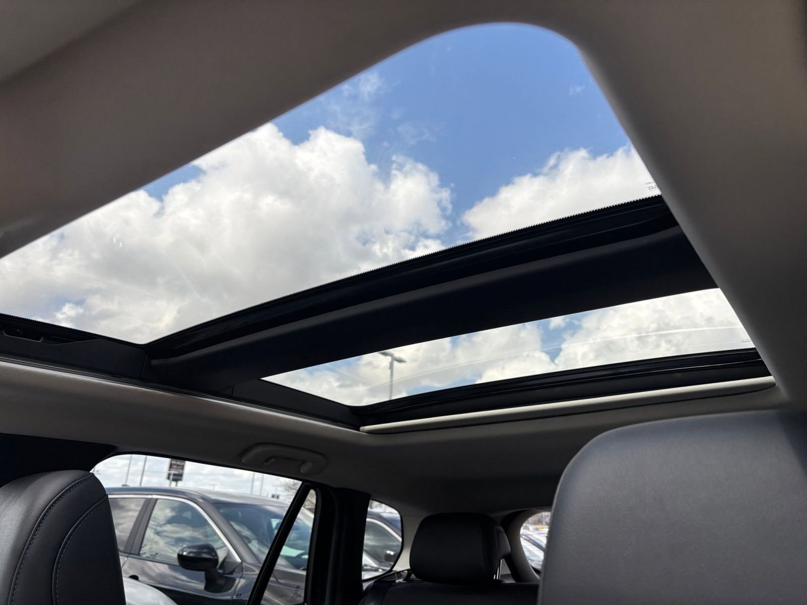 Thumbnail: 2025 Mazda CX-50 - 30