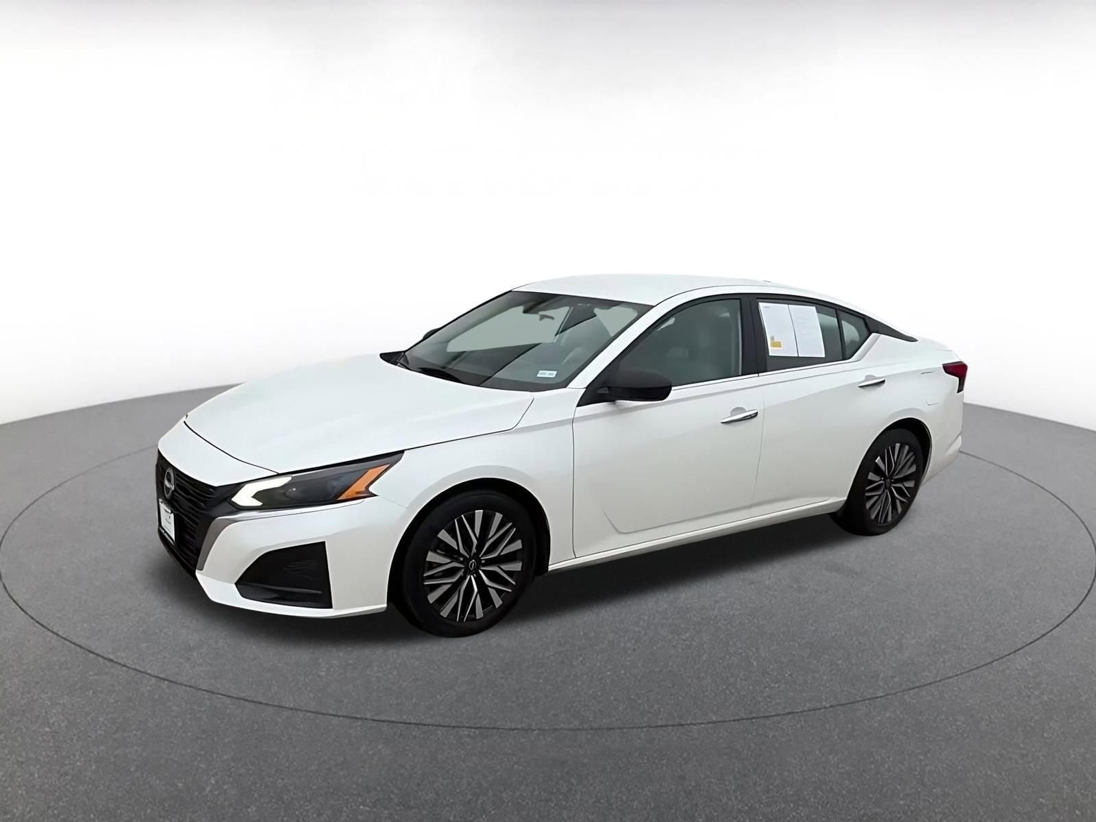 Thumbnail: 2025 Nissan Altima - 8