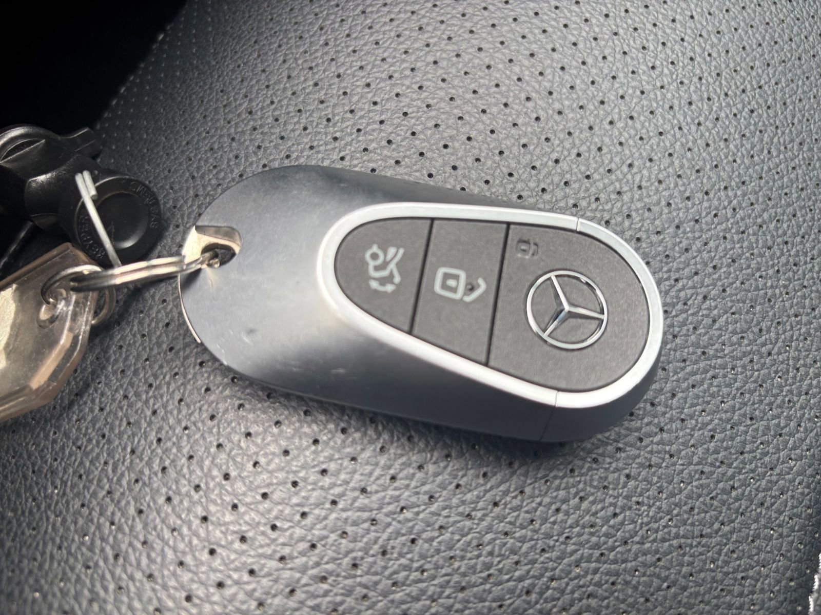 Thumbnail: 2024 Mercedes-Benz GLC - 22
