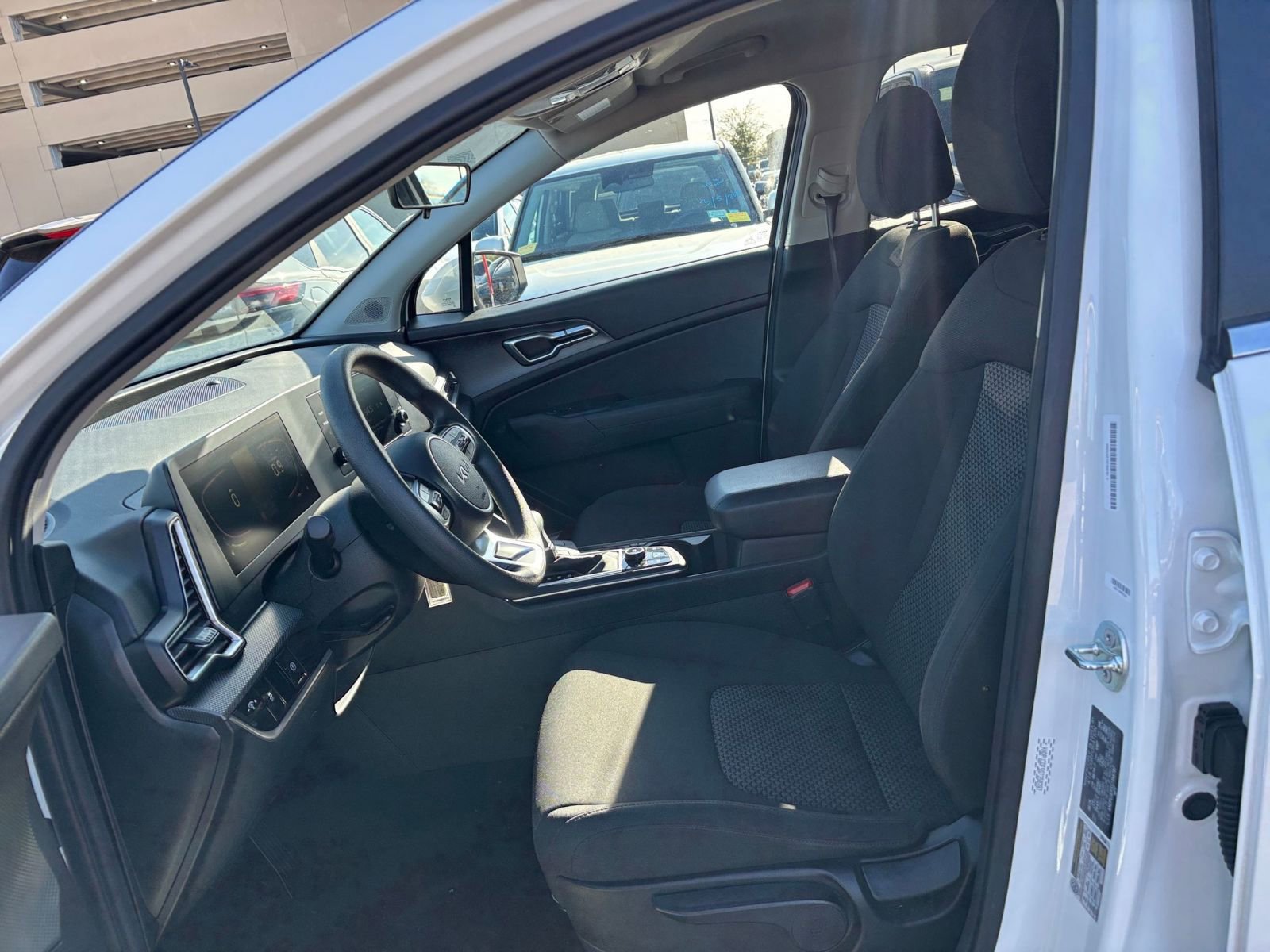 Thumbnail: 2025 Kia Sportage - 25