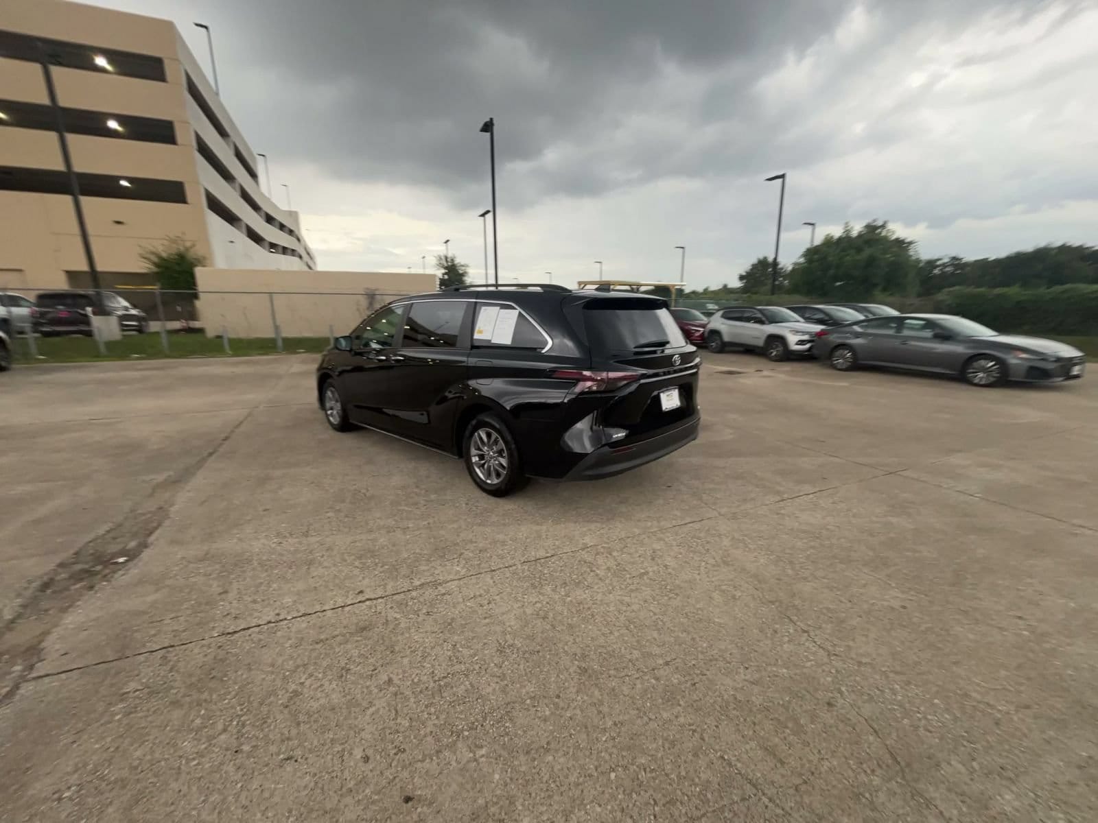 Thumbnail: 2025 Toyota Sienna - 12