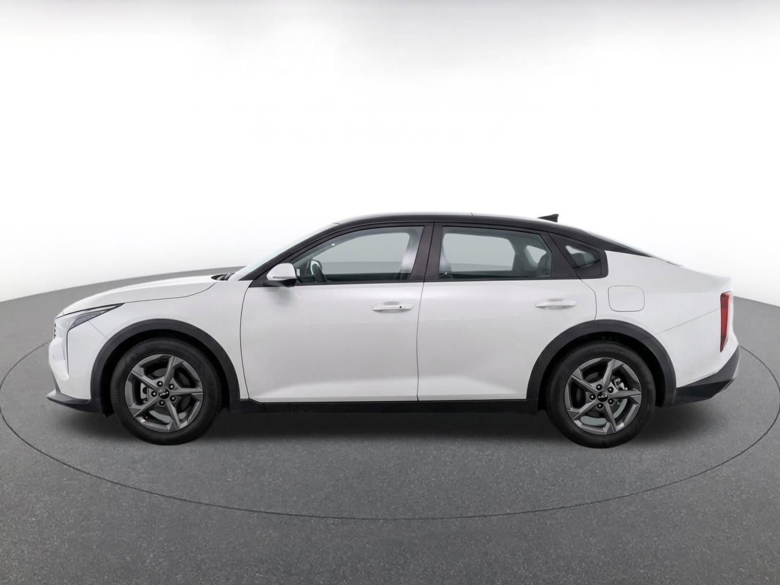 Thumbnail: 2025 Kia K4 - 4