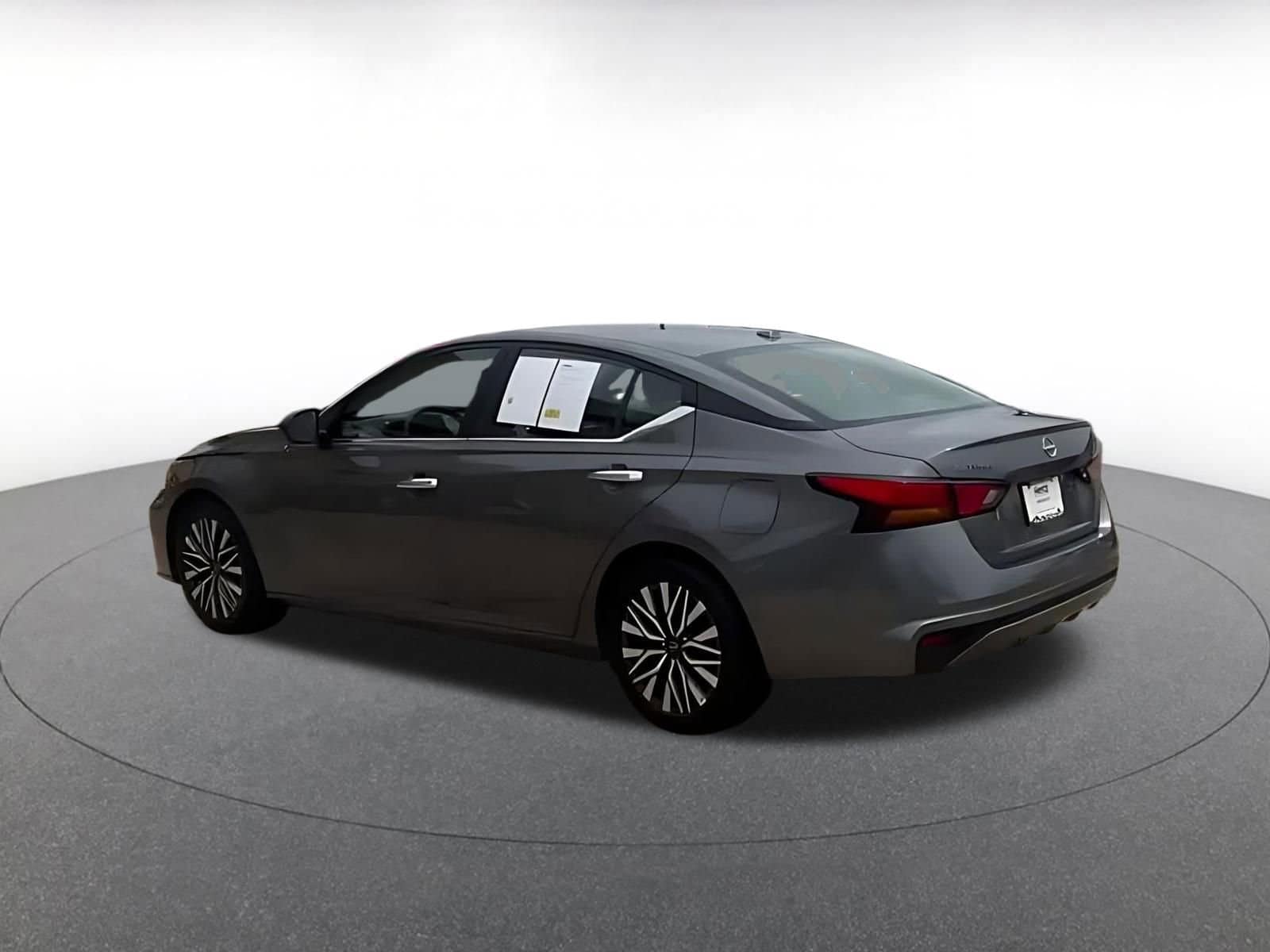 Thumbnail: 2025 Nissan Altima - 9