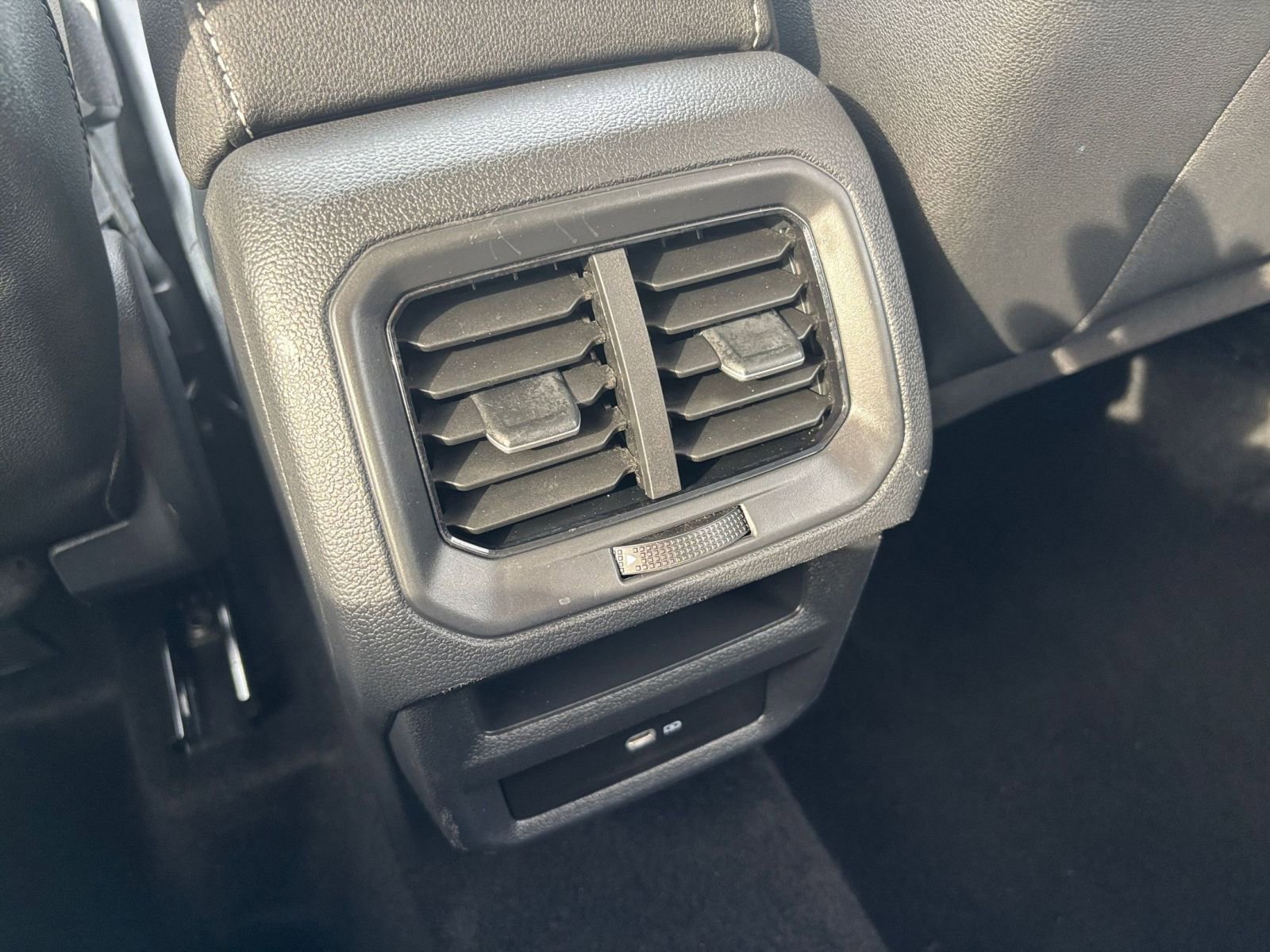 Thumbnail: 2025 Volkswagen Taos - 23