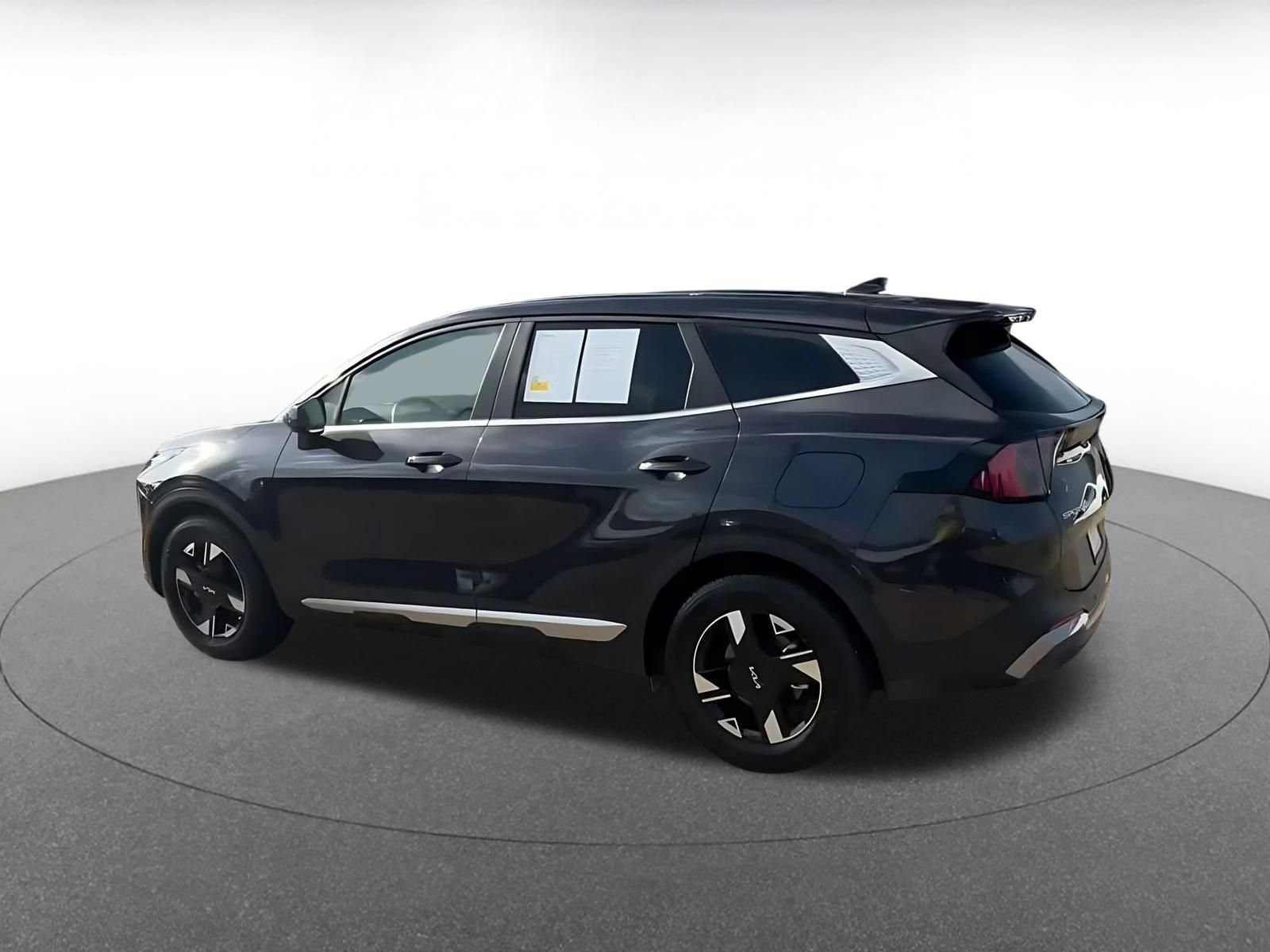 Thumbnail: 2026 Kia Sportage - 10