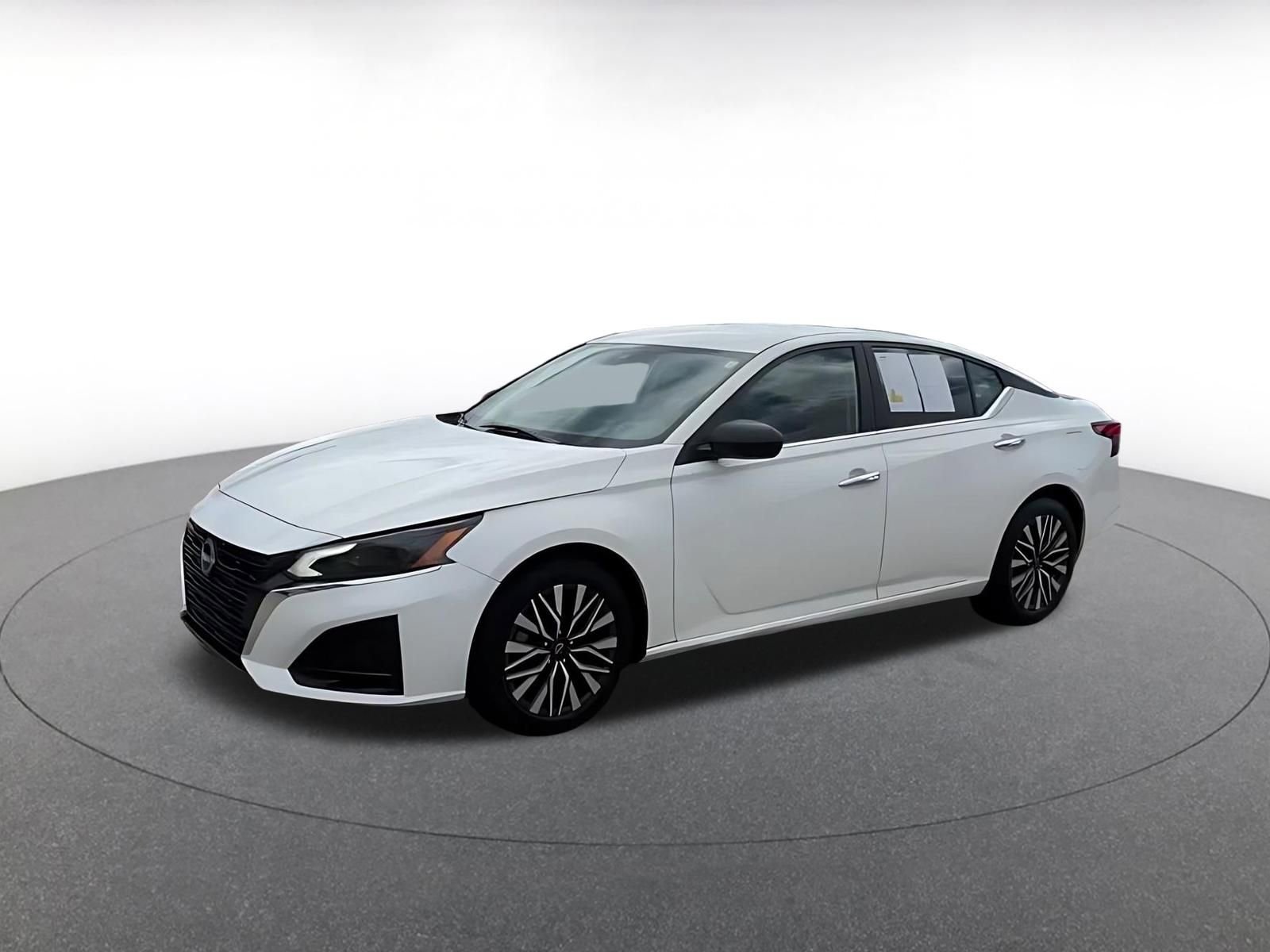 Thumbnail: 2025 Nissan Altima - 8