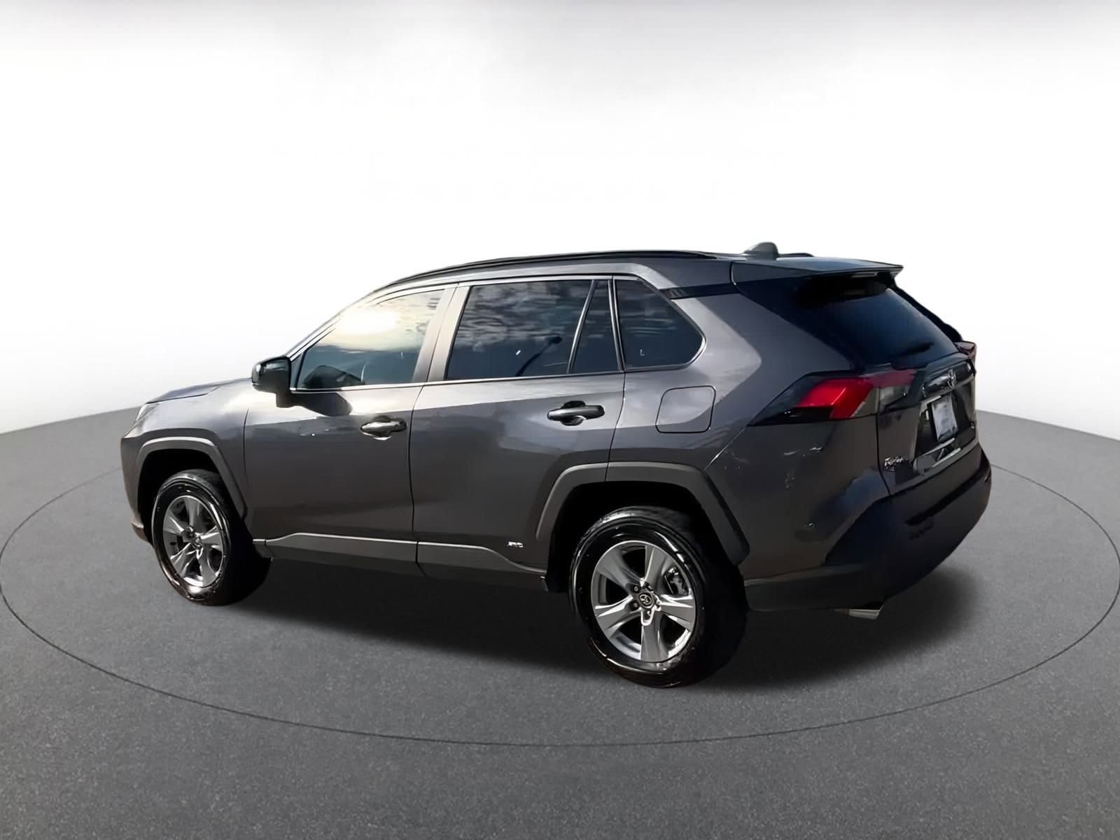 Thumbnail: 2025 Toyota RAV4 - 11