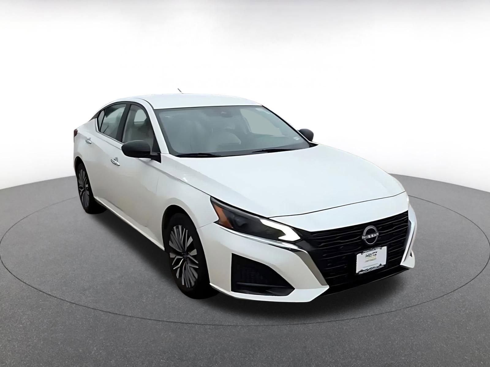 Thumbnail: 2025 Nissan Altima - 3