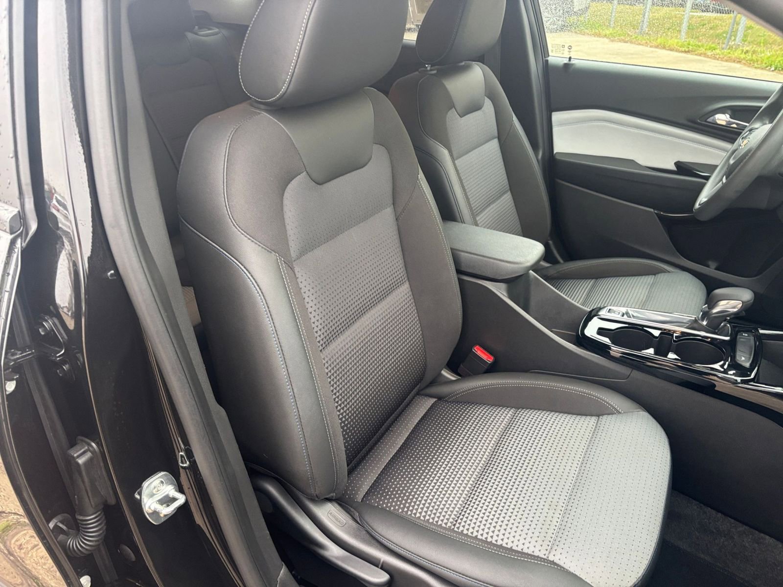 Thumbnail: 2025 Chevrolet Trax - 34