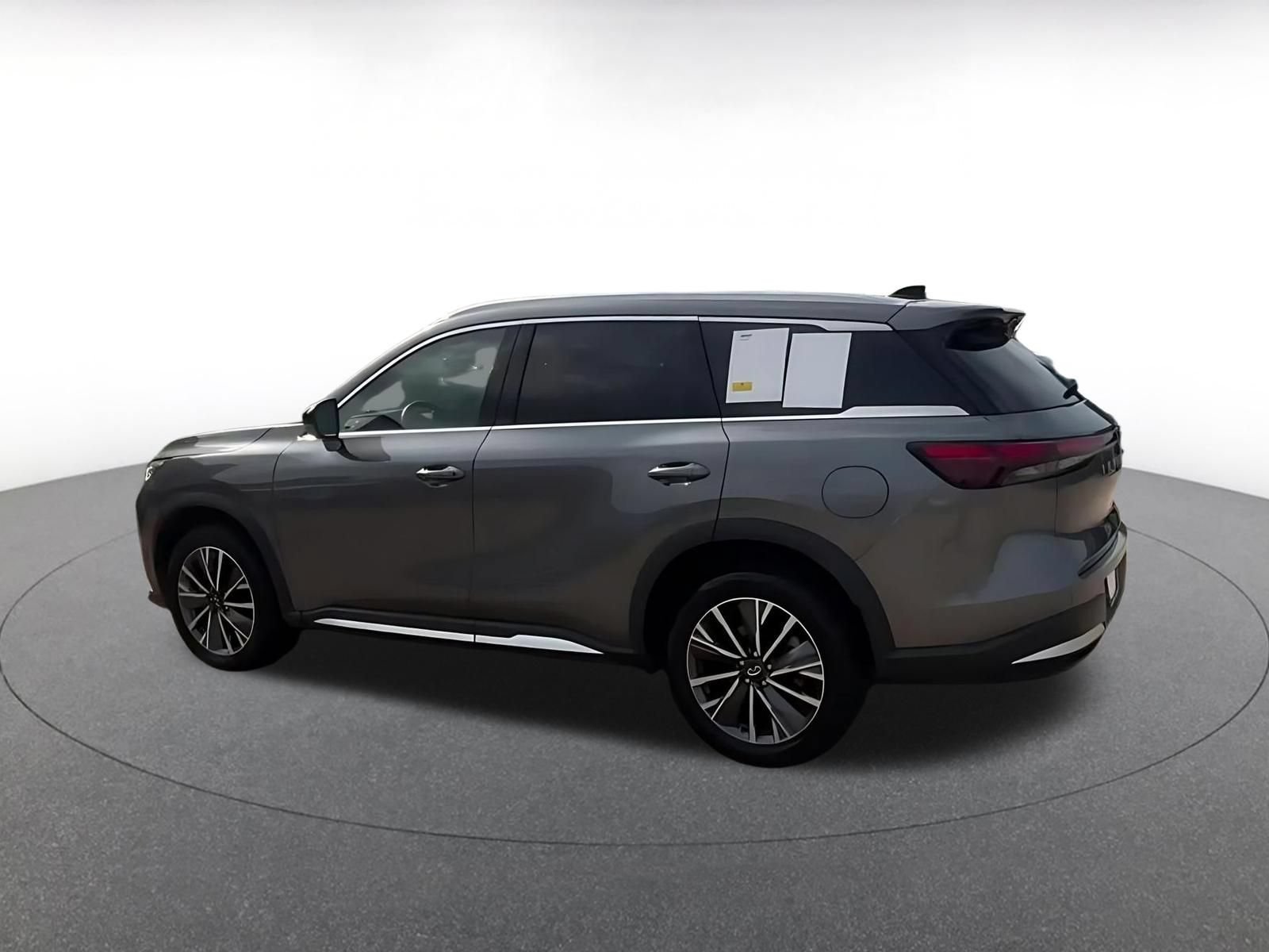 Thumbnail: 2026 INFINITI QX60 - 10