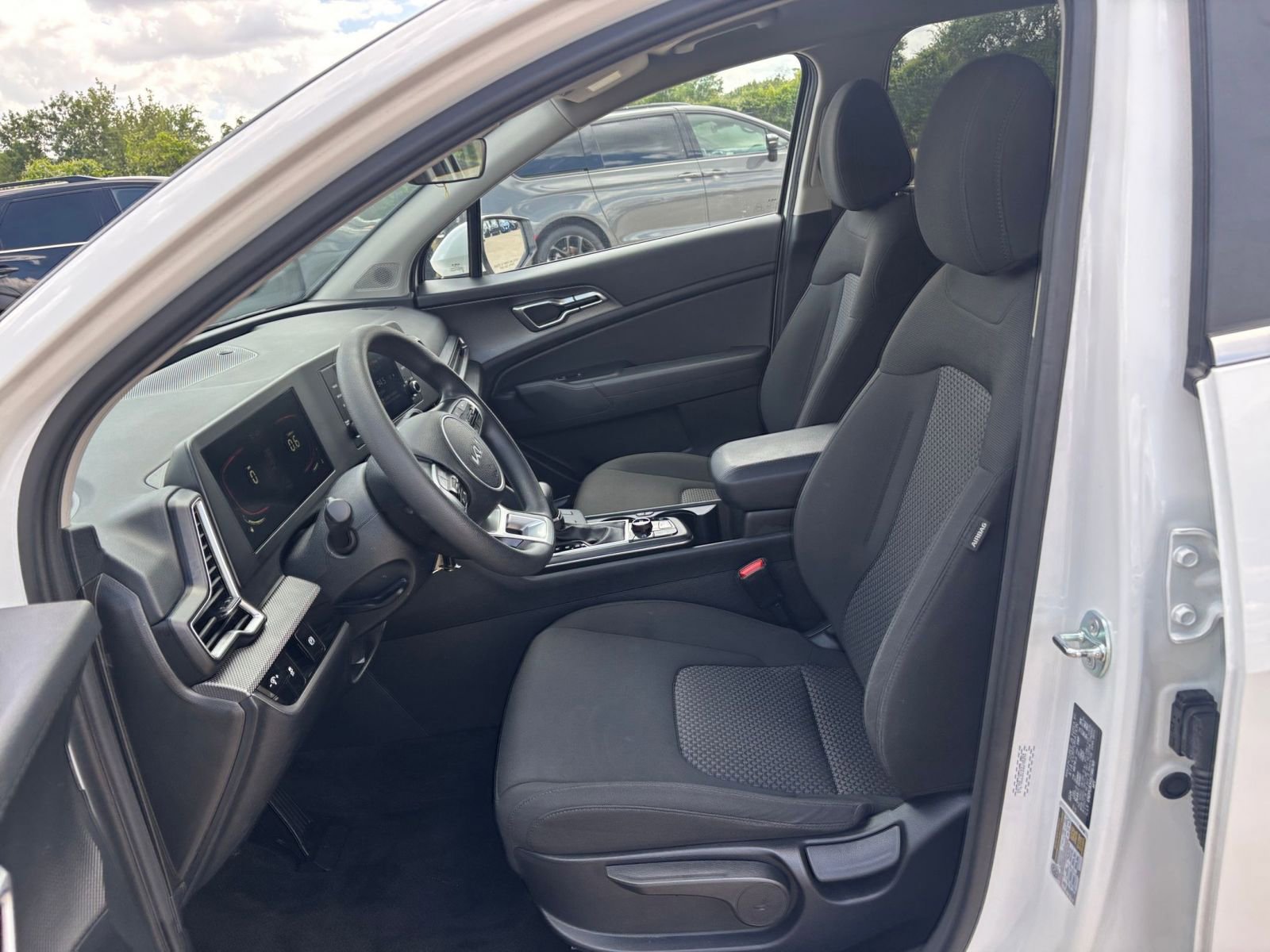 Thumbnail: 2025 Kia Sportage - 25