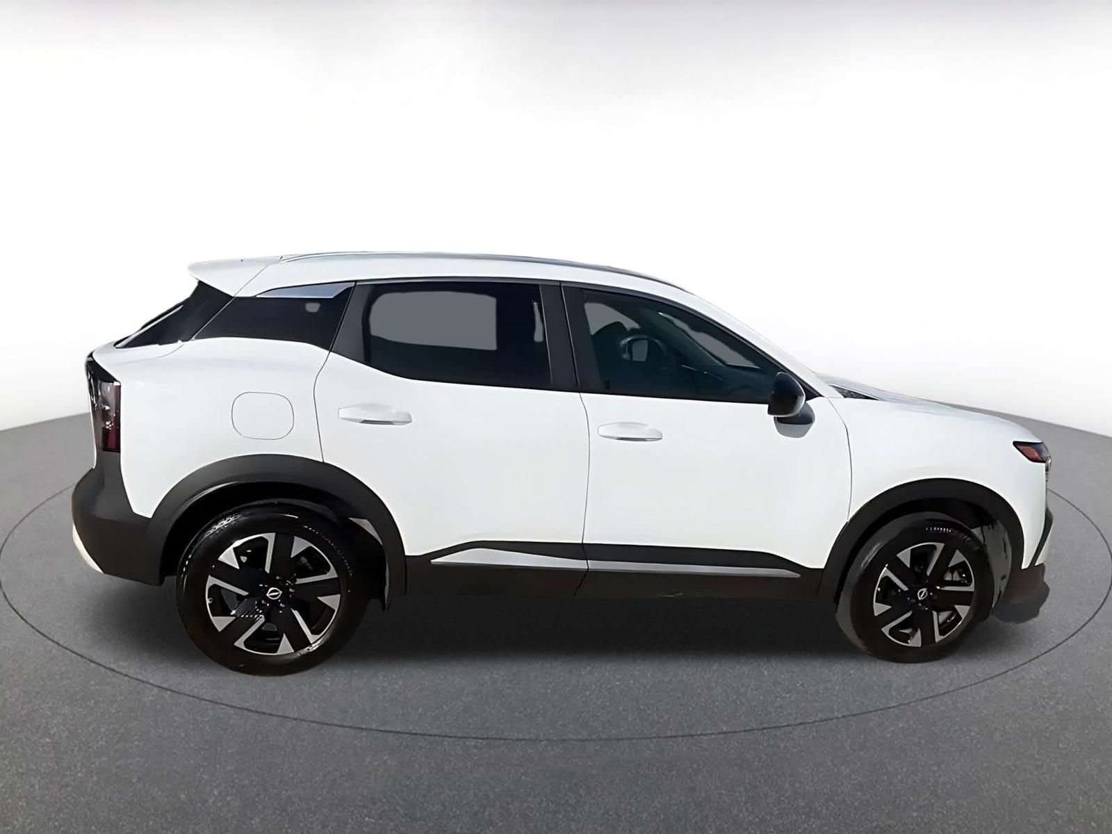 Thumbnail: 2026 Nissan Kicks - 15
