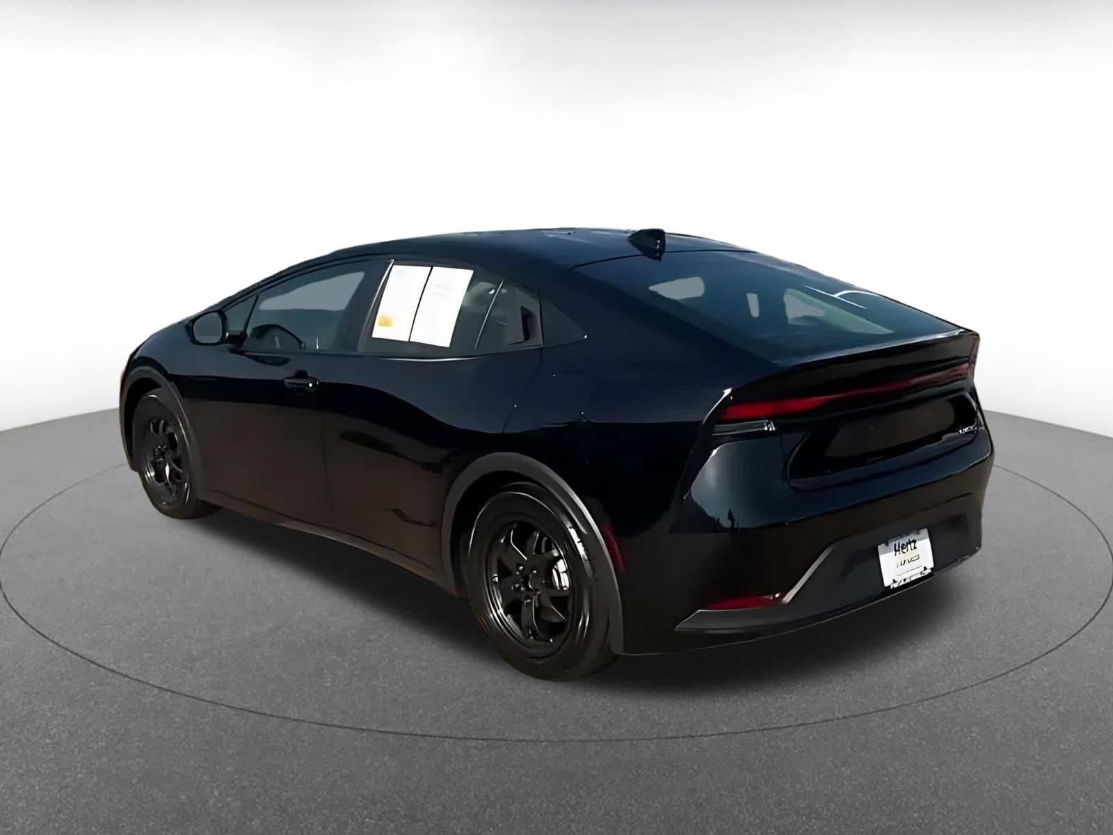 Thumbnail: 2024 Toyota Prius - 9