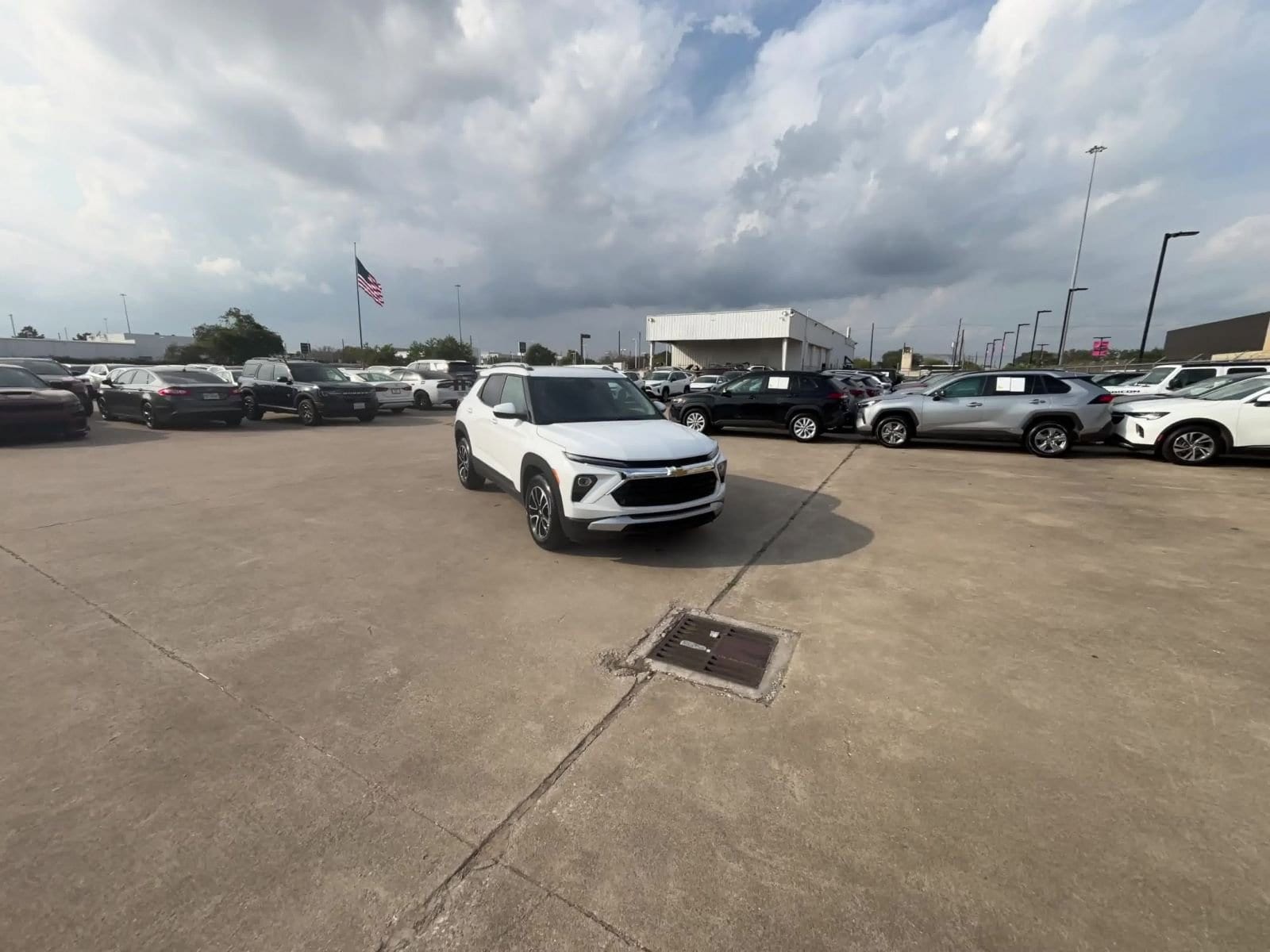 Thumbnail: 2025 Chevrolet TrailBlazer - 16