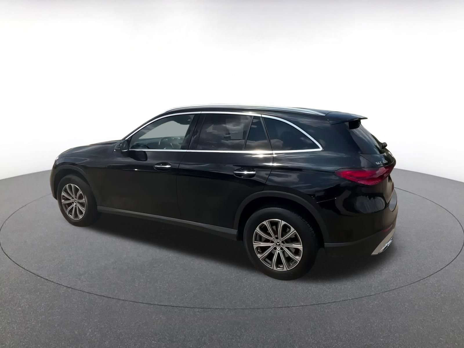 Thumbnail: 2024 Mercedes-Benz GLC - 9