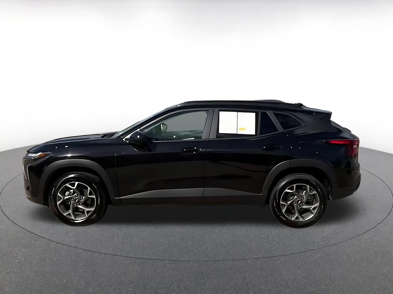 Thumbnail: 2025 Chevrolet Trax - 8