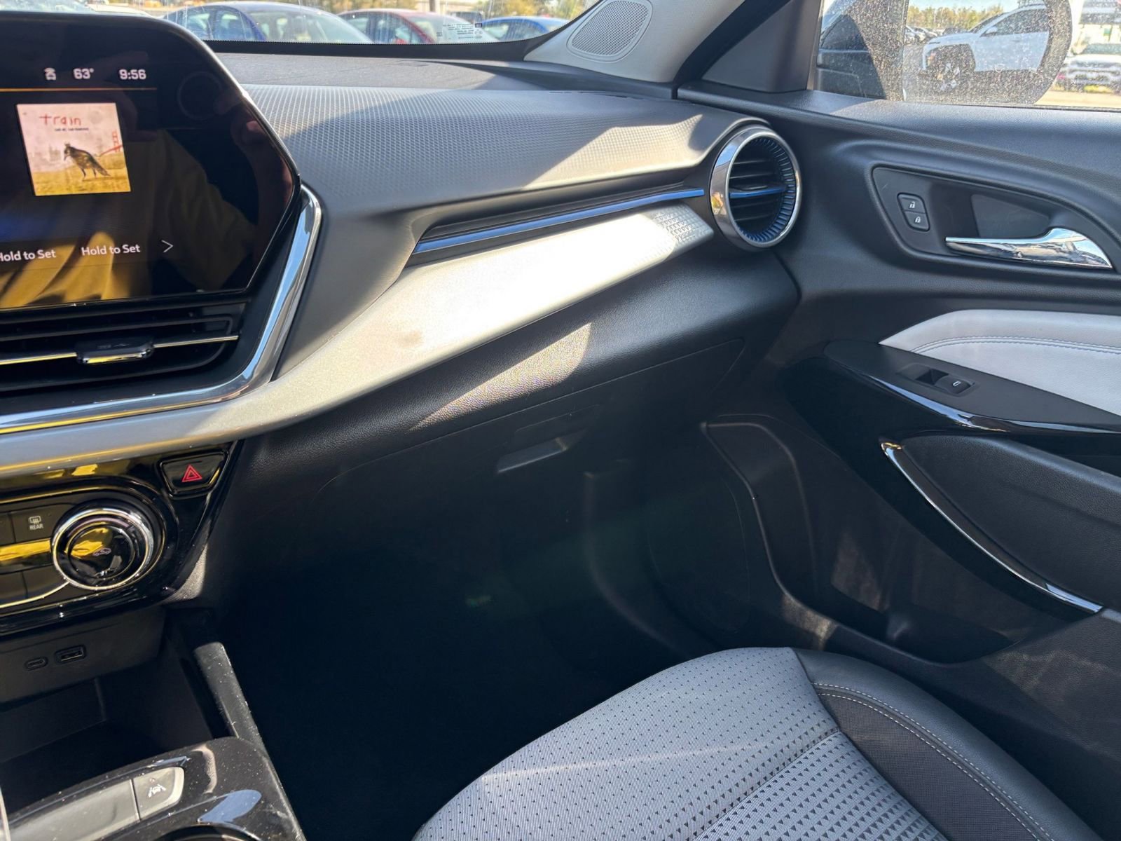 Thumbnail: 2025 Chevrolet Trax - 34