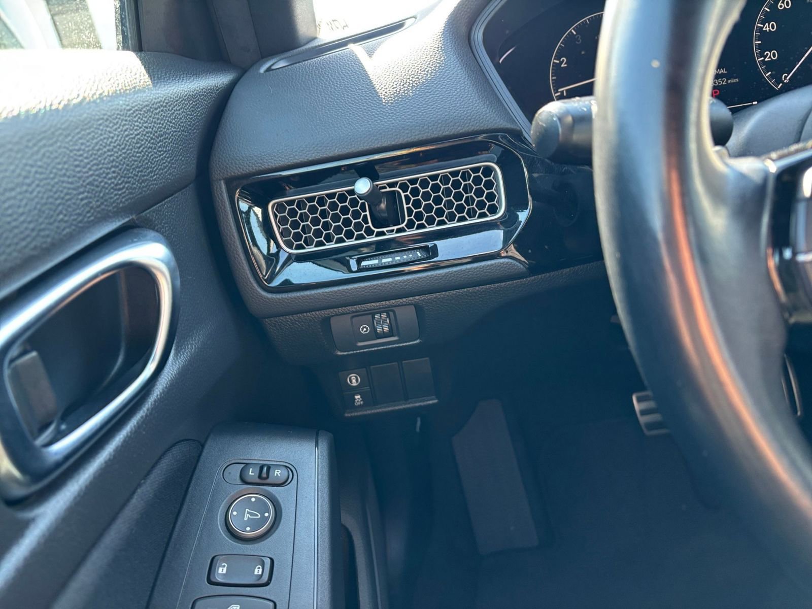 Thumbnail: 2024 Honda Civic - 33