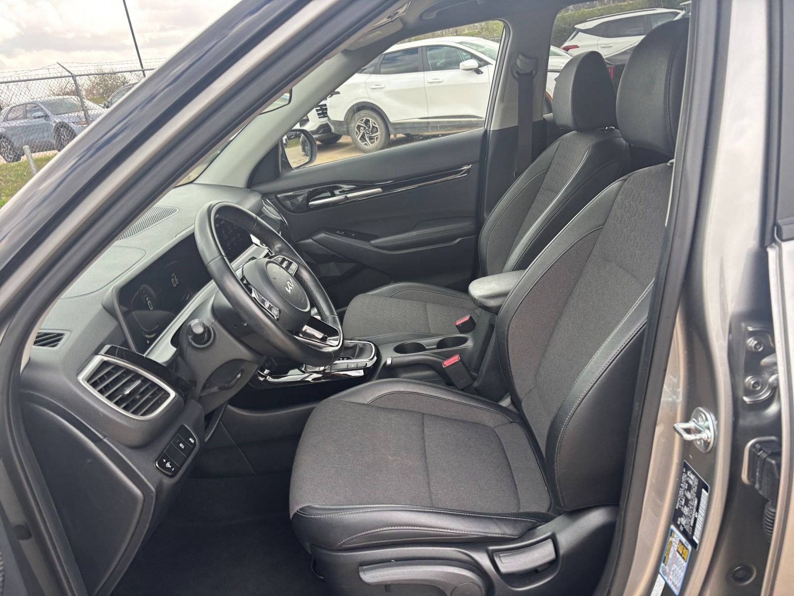 Thumbnail: 2025 Kia Seltos - 28